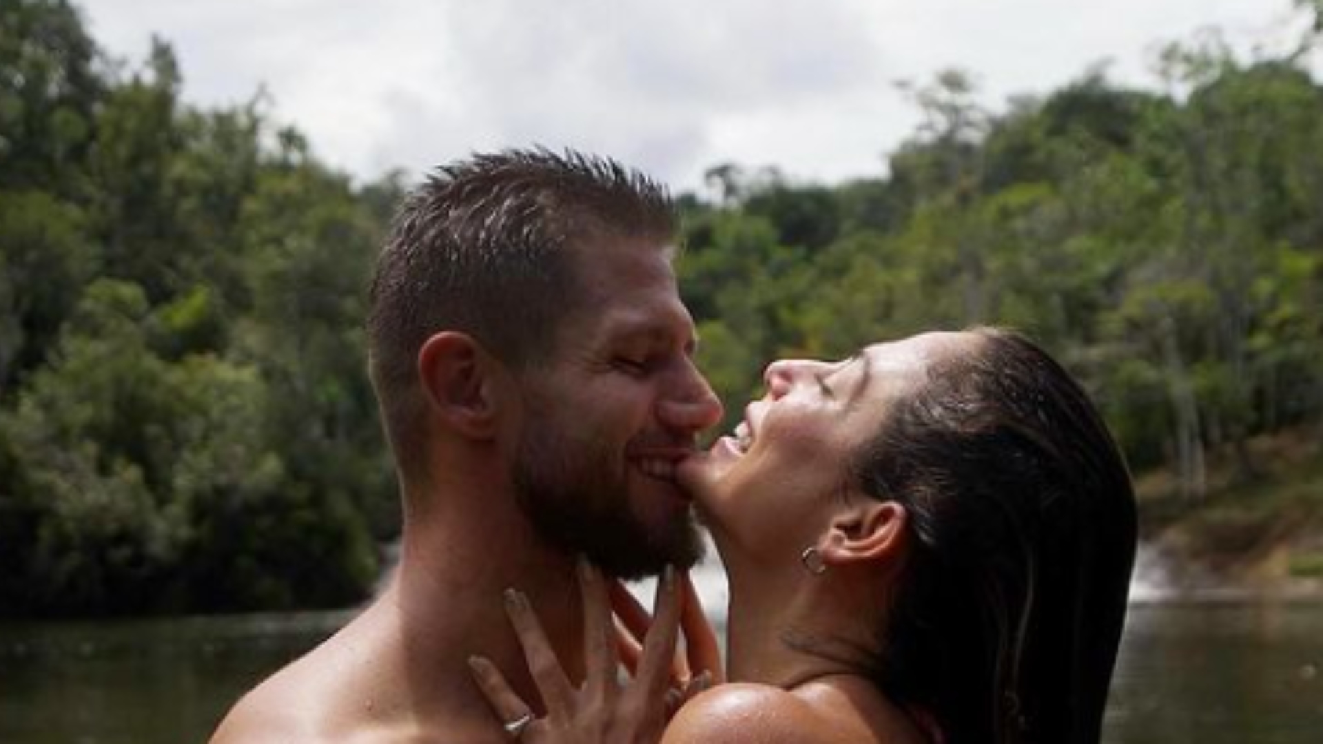 Jonas Sulzbach protagoniza momento romântico com Mari Gonzalez em viagem
