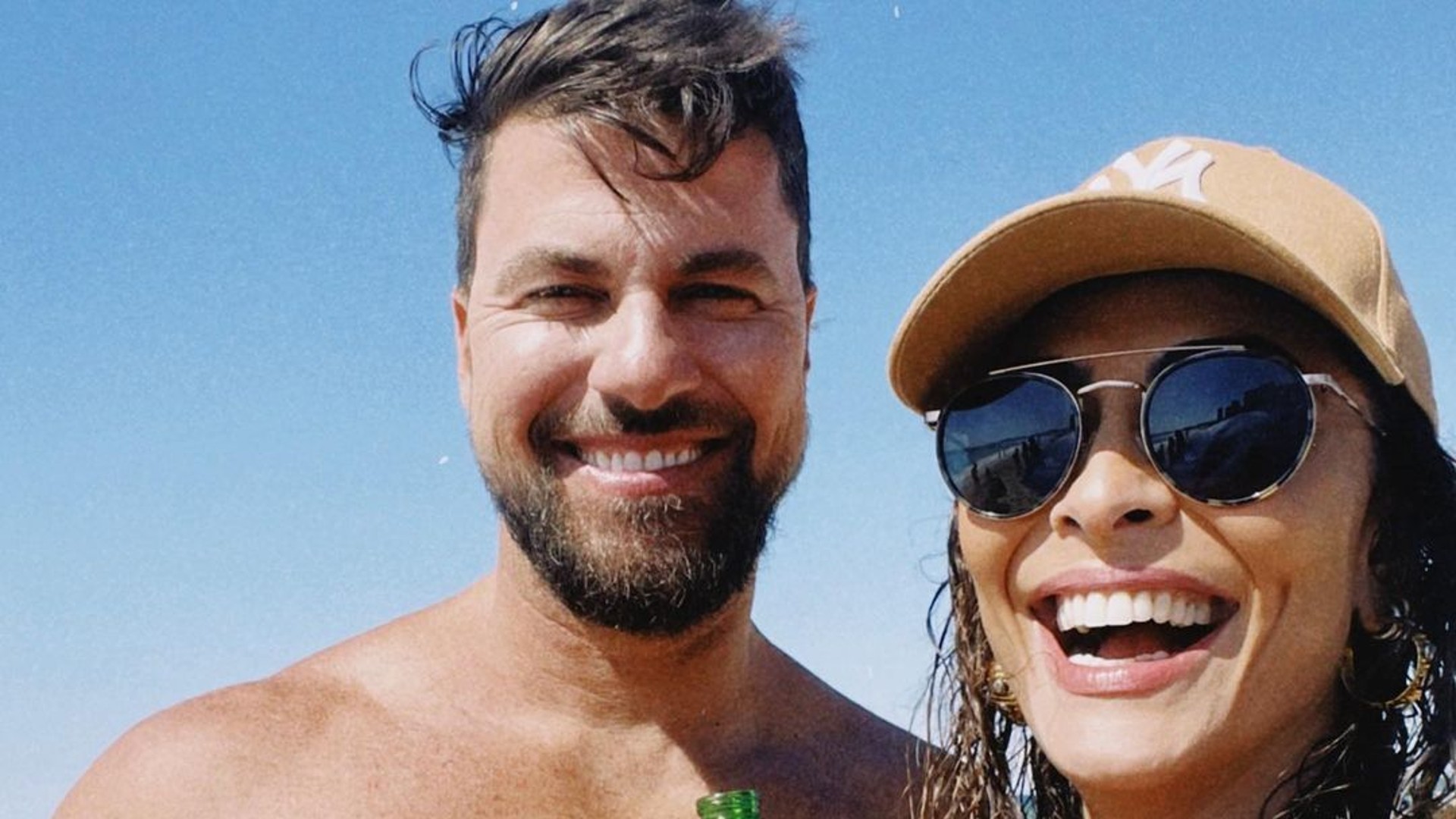 Juliana Paes abre álbum de fotos do final de semana em praia do Rio de Janeiro