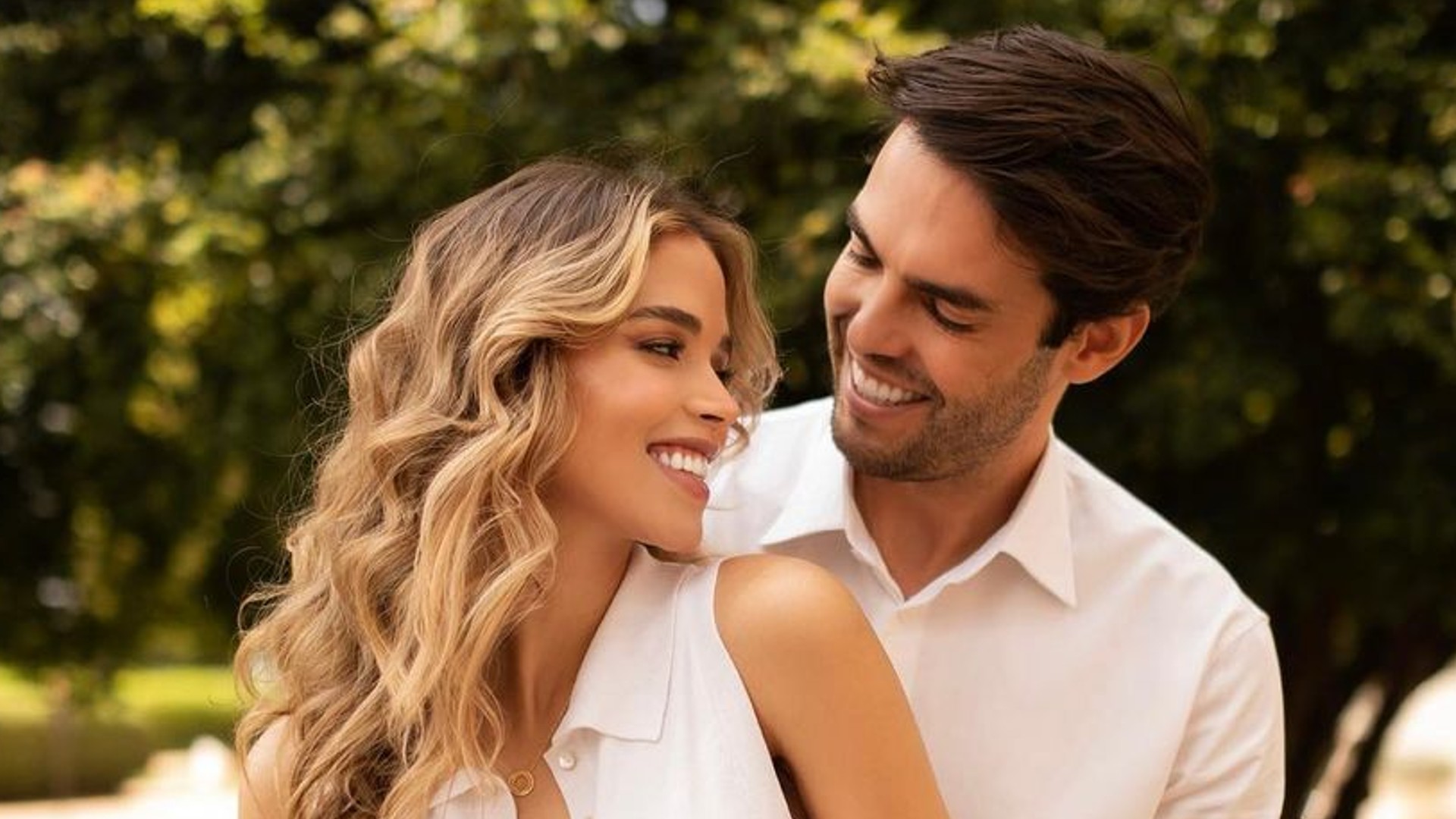 Kaká celebra três anos de casamento com Carol Dias e se declara