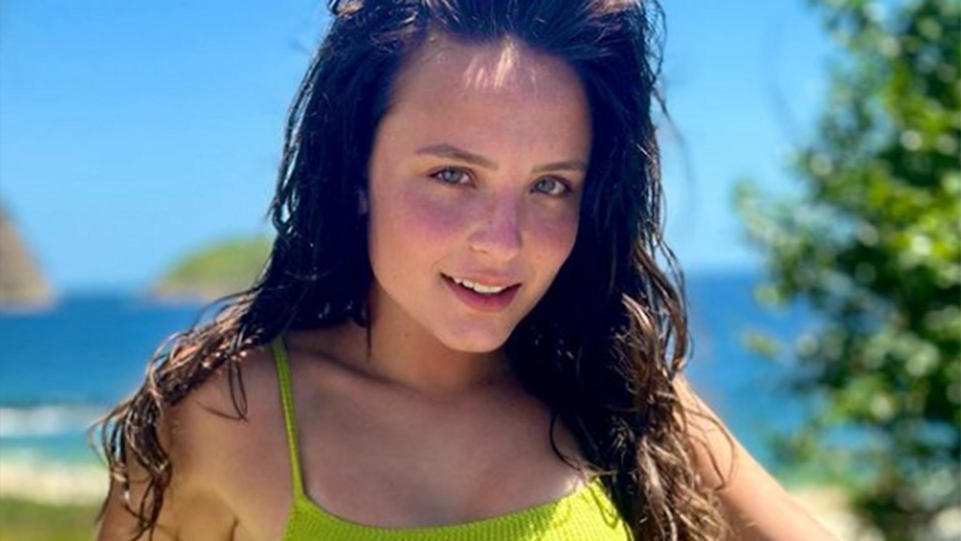 De biquíni fio-dental, Larissa Manoela ostenta seu corpão sarado