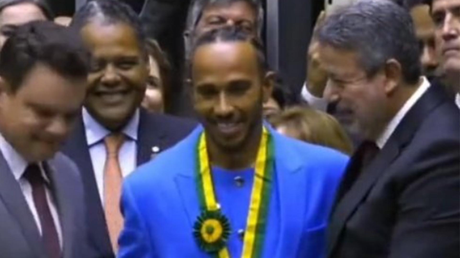 Lewis Hamilton recebe título de cidadão honorário brasileiro