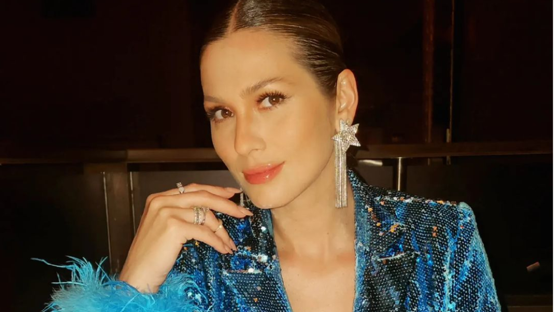 Lívia Andrade dispensa sutiã para jantar e chama a atenção: ”A mais linda”