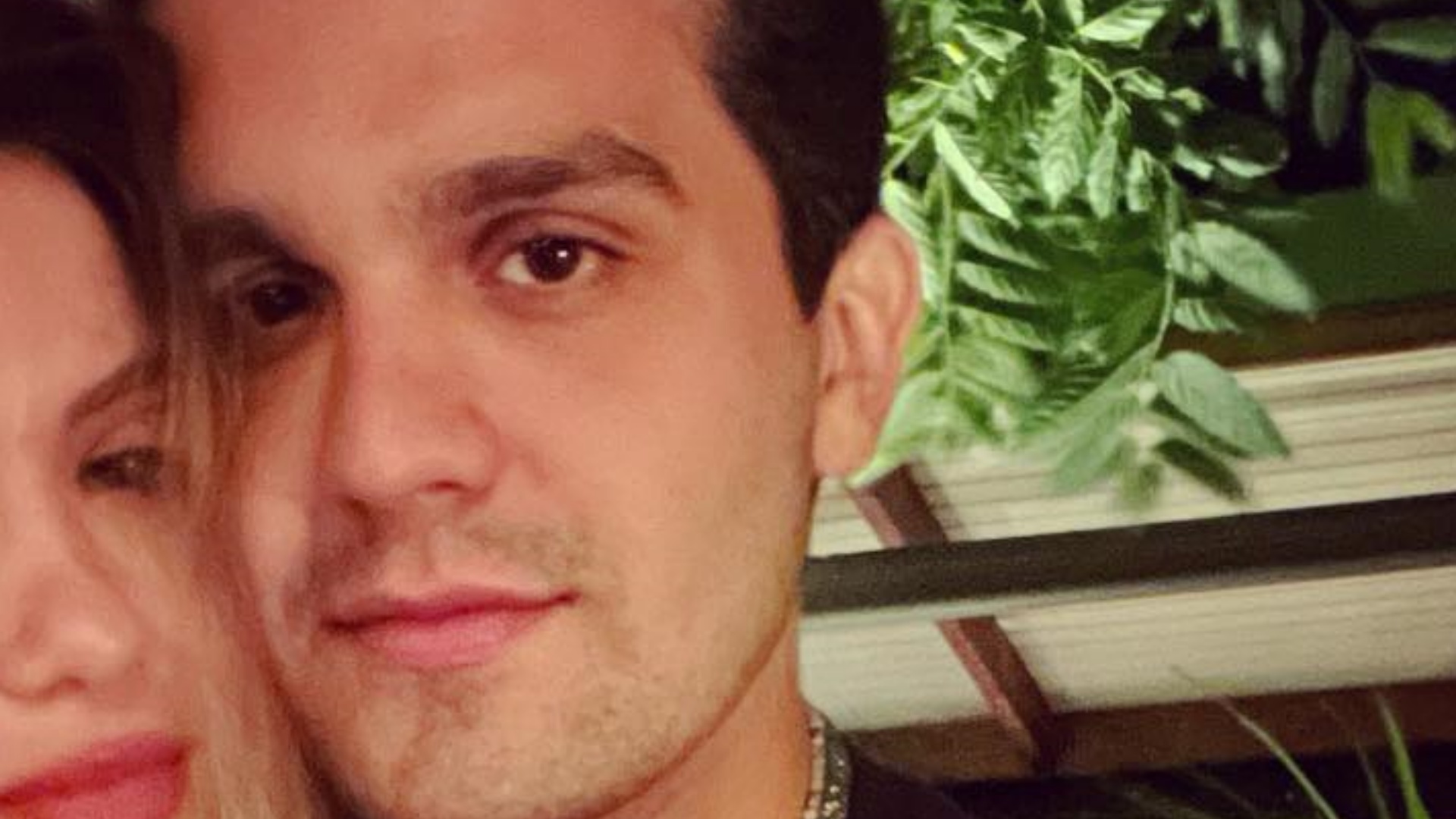 Luan Santana surge em clima de romance com a noiva, Izabela Cunha: “Te amo”