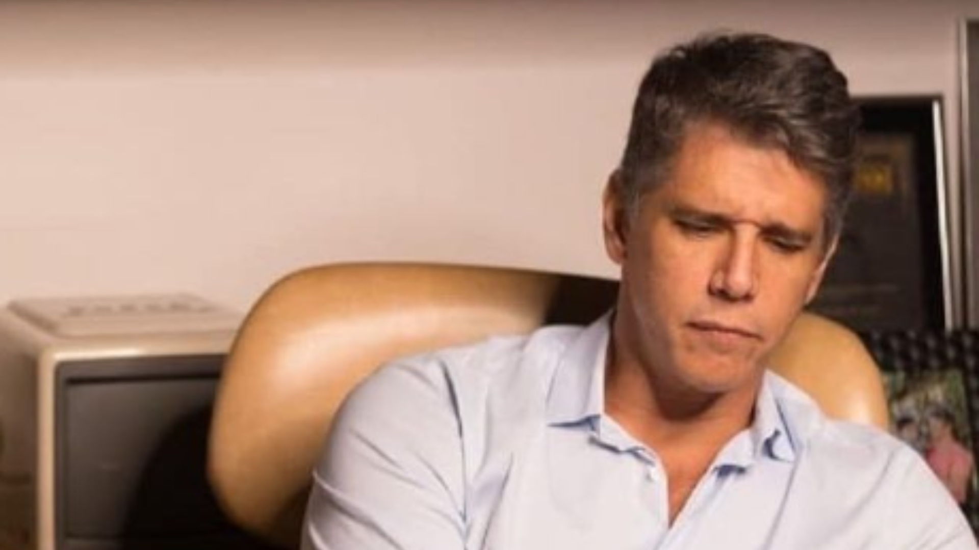 Marcio Garcia faz TBT com filho e cachorro crescendo juntos e encanta internet