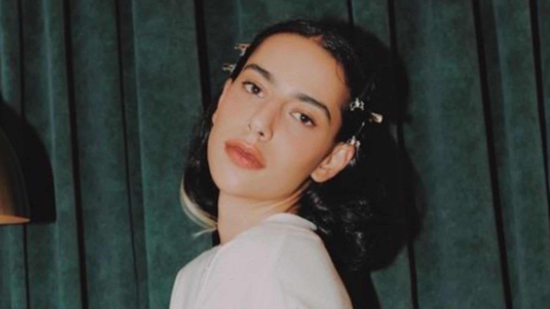 Marina Sena deixa seguidores sem ar ao aparecer nas redes sociais de calcinha
