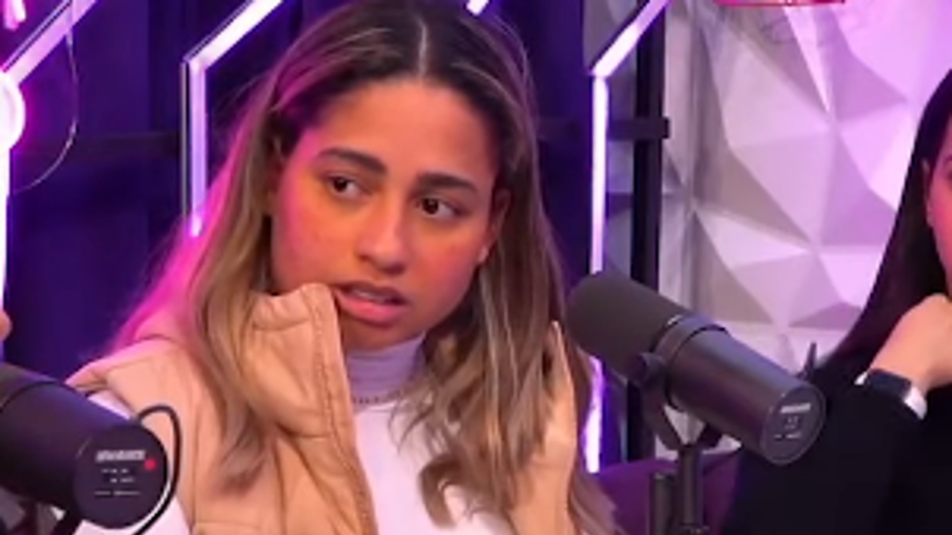 Mc Loma abre jogo sobre pai de sua filha: “ele é lascado, não liga, nem aí”
