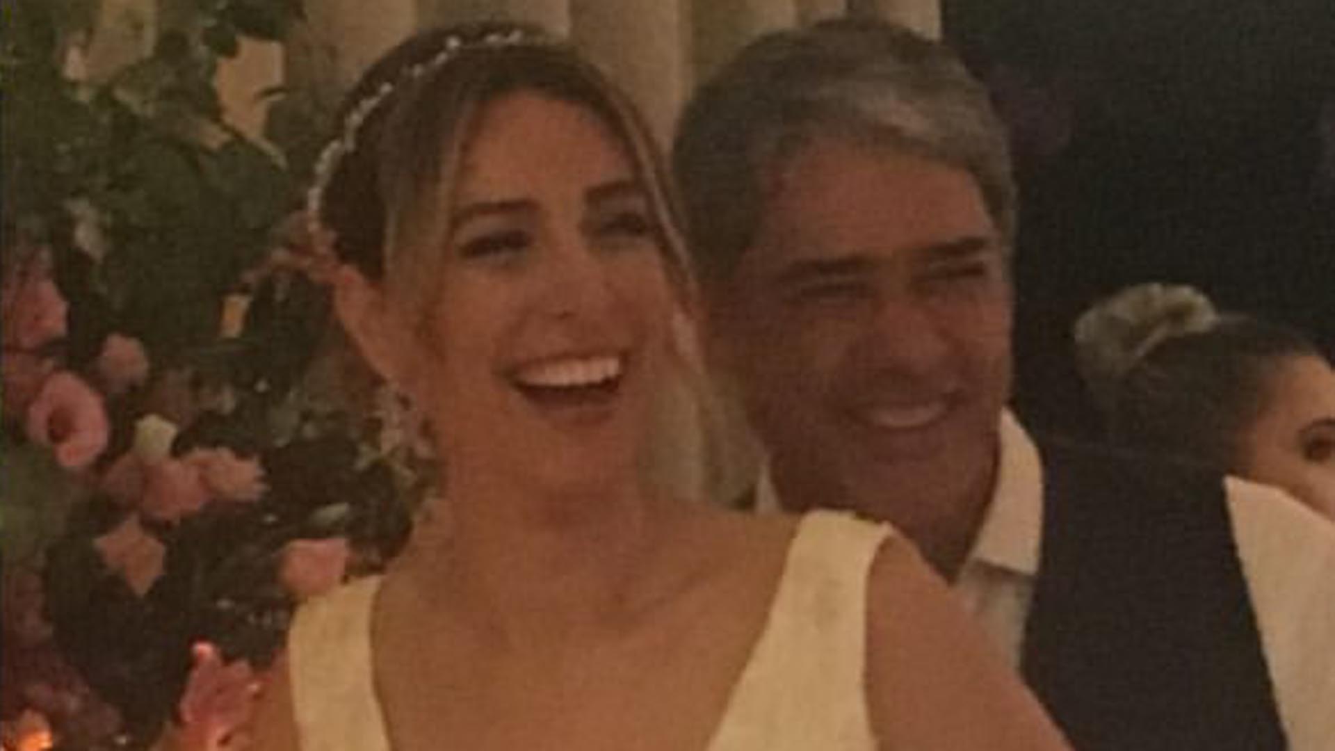 Esposa de William Bonner exibe fotos raras do casamento deles
