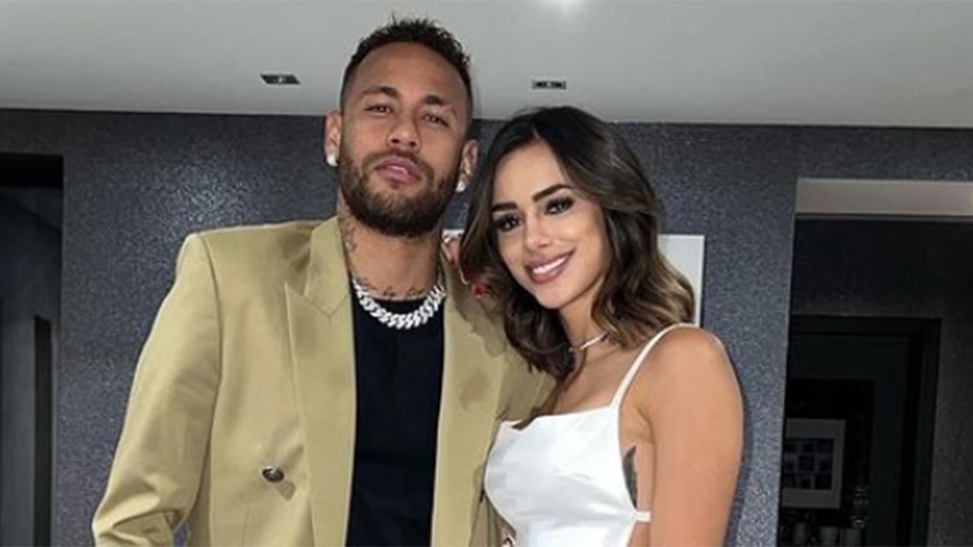 Ex-namorada de Neymar Jr manda recado para ele após lesão em campo