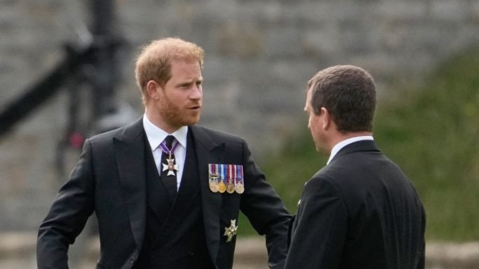 Príncipe Harry teria tentado interromper produção de ‘The Crown’, de acordo com biografia