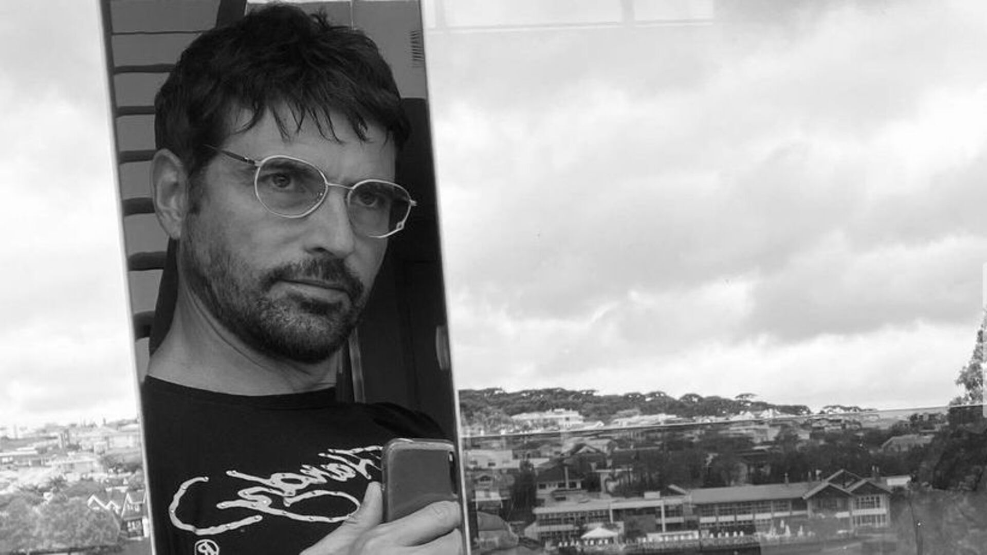 Reynaldo Gianecchini aparece novamente com novo visual e recebe chuva de elogios