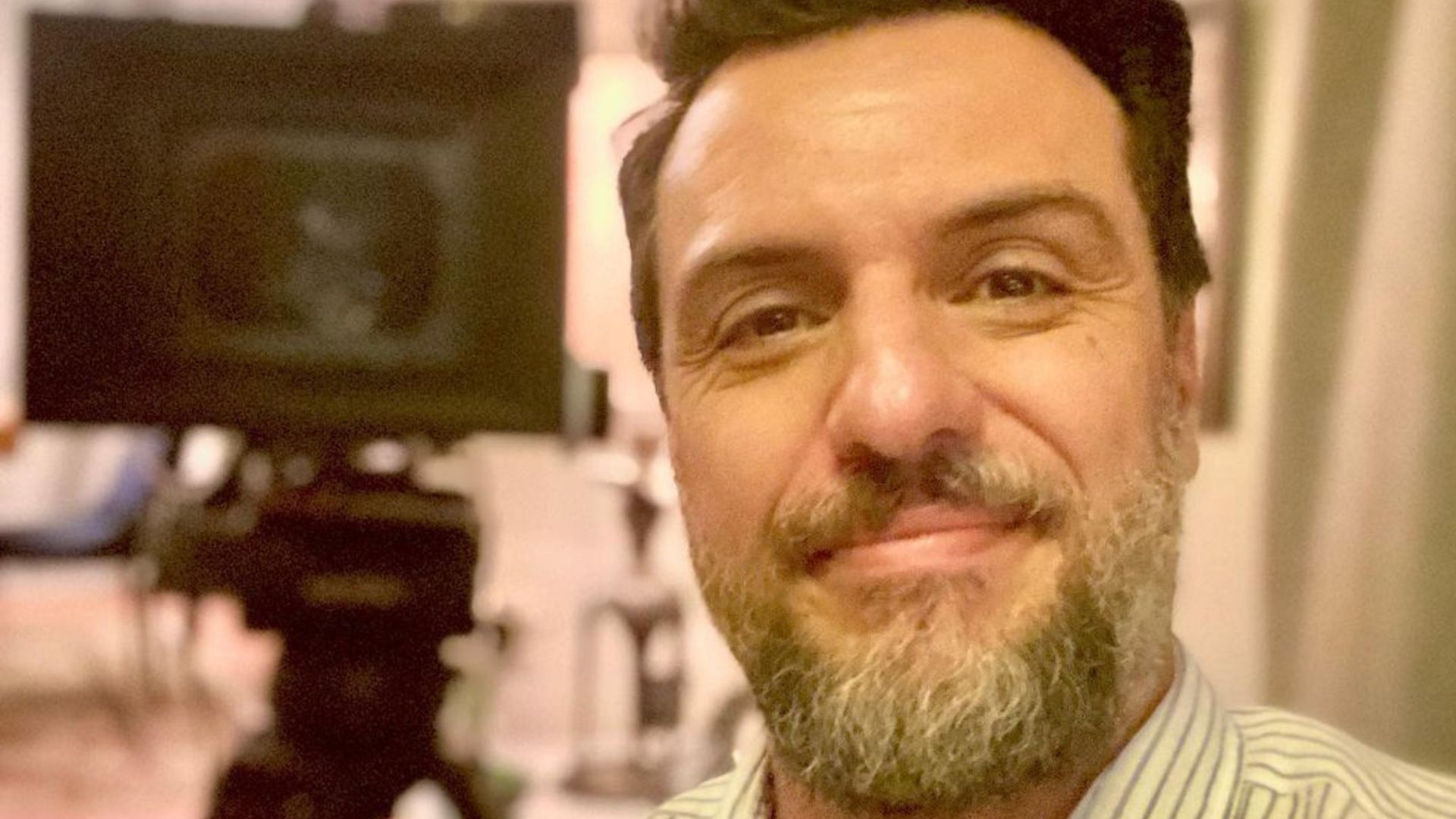 Rodrigo Lombardi assume pensar em dar uma pausa na carreira na TV