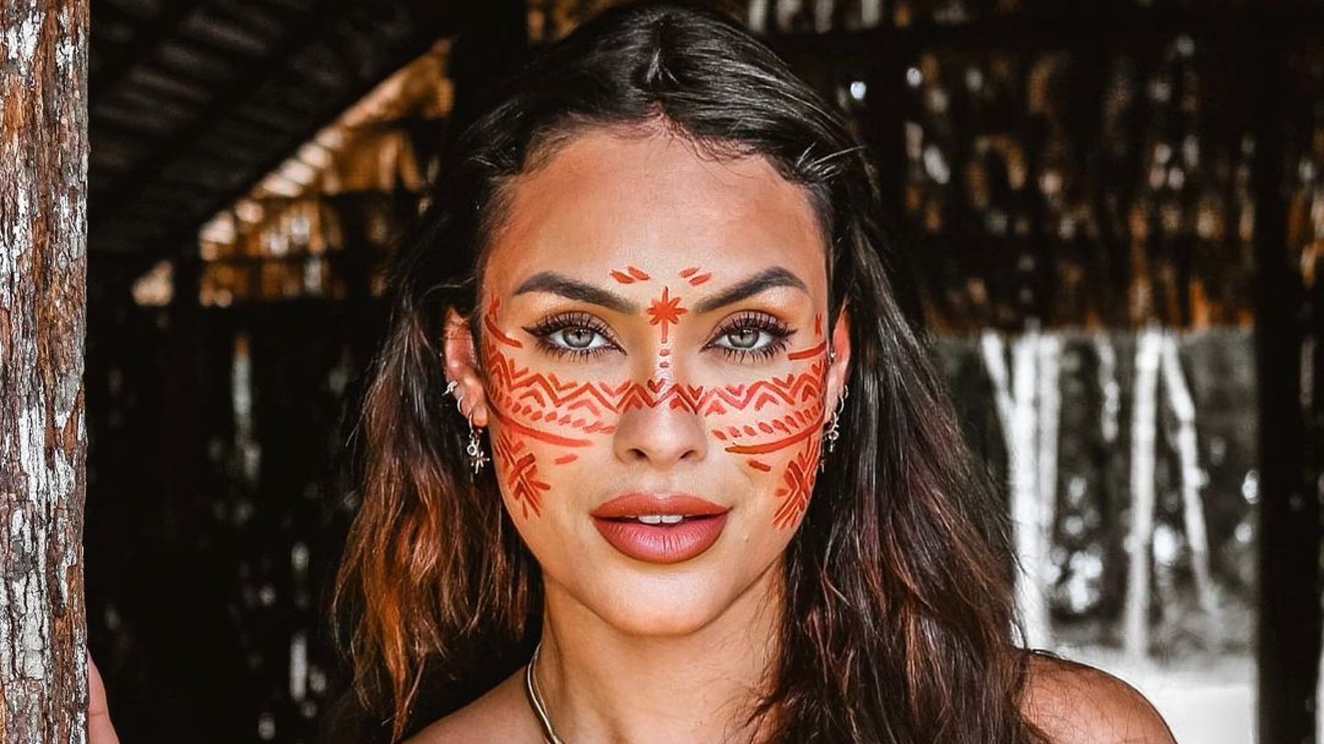 Sarah Andrade abre álbum de fotos da viagem que fez pela Amazônia