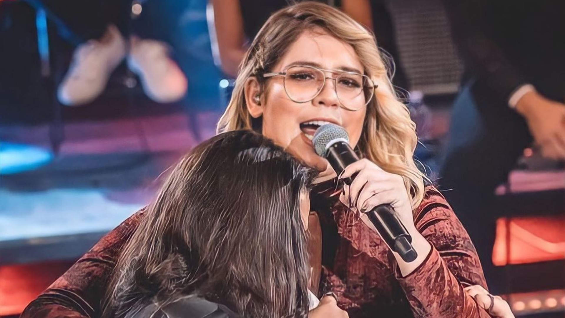 Um ano após a morte, Simone Mendes homenageia Marília Mendonça: “Sempre foi única”