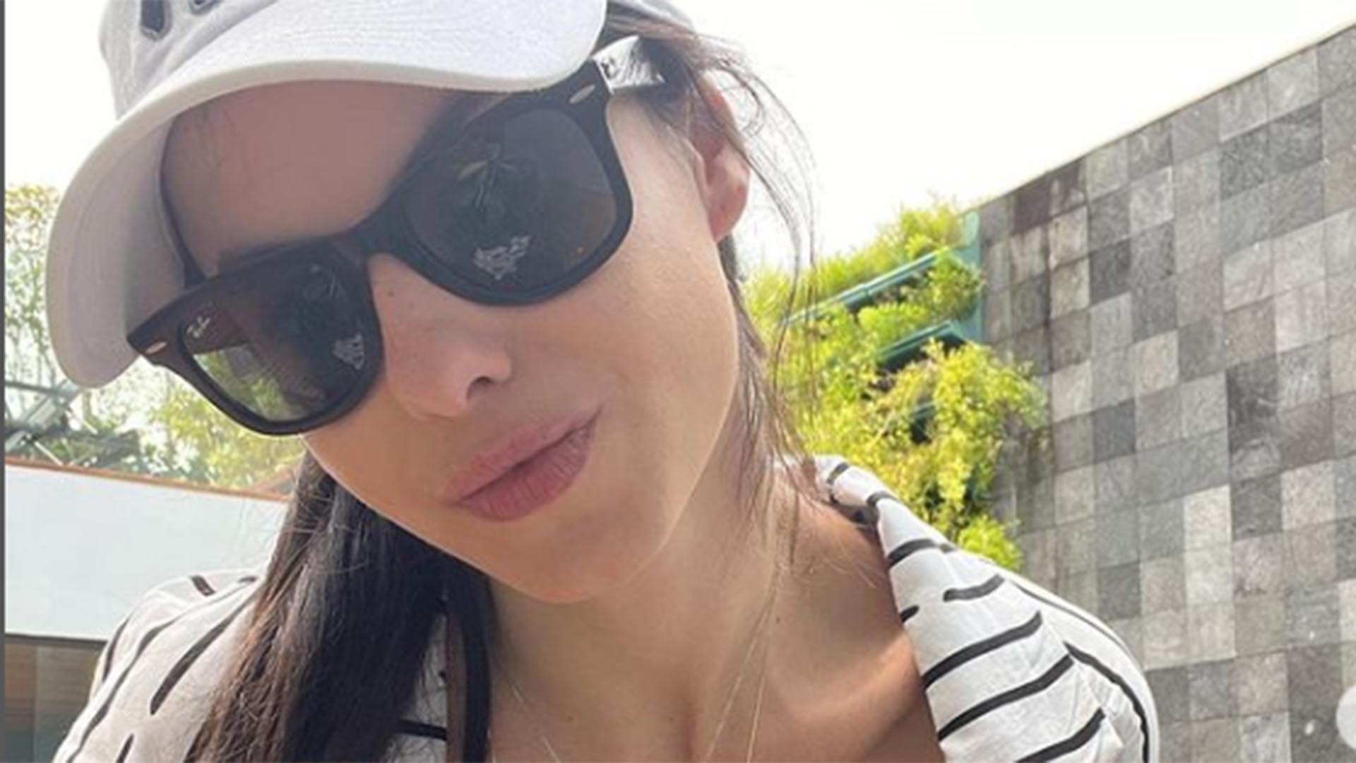 De biquíni branco, Sthefany Brito exibe decote poderoso em dia na piscina
