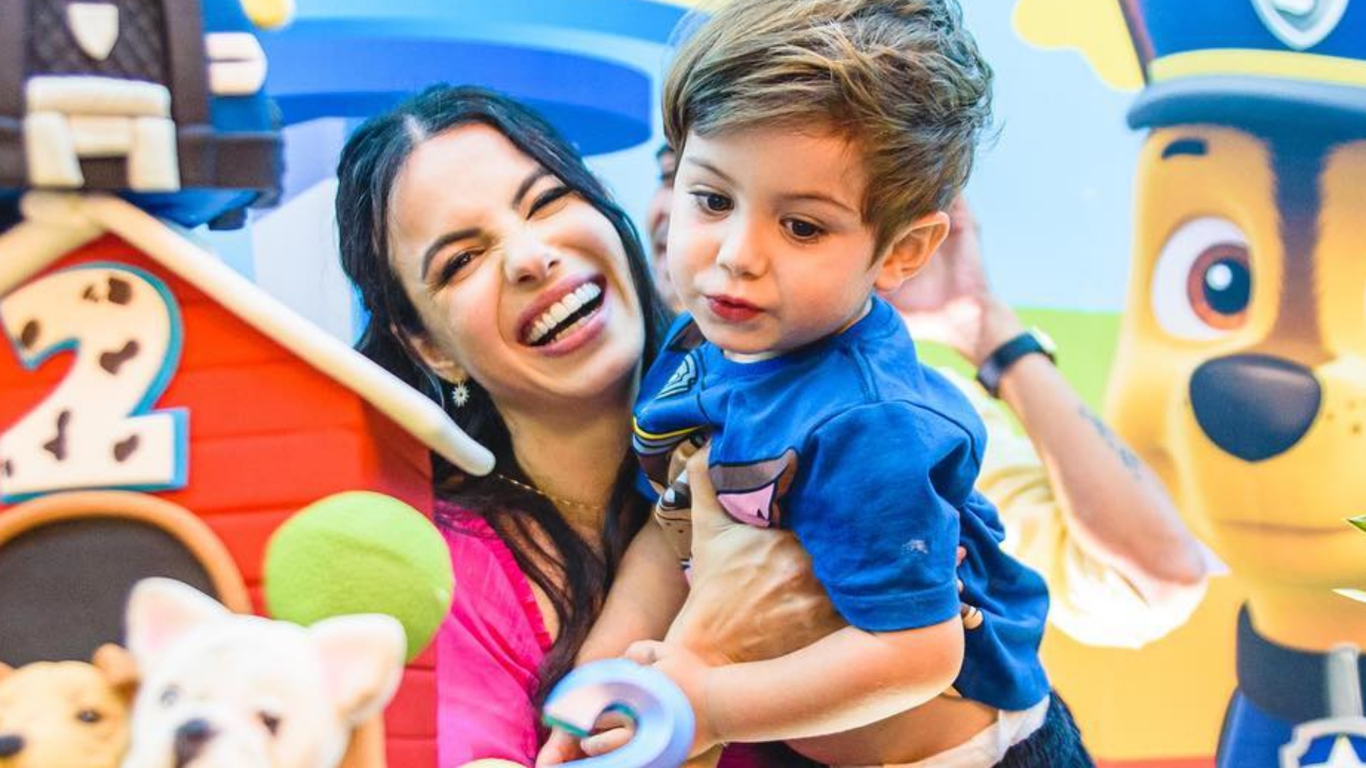 Sthefany Brito mostra detalhes da festa de aniversário de dois anos do filho