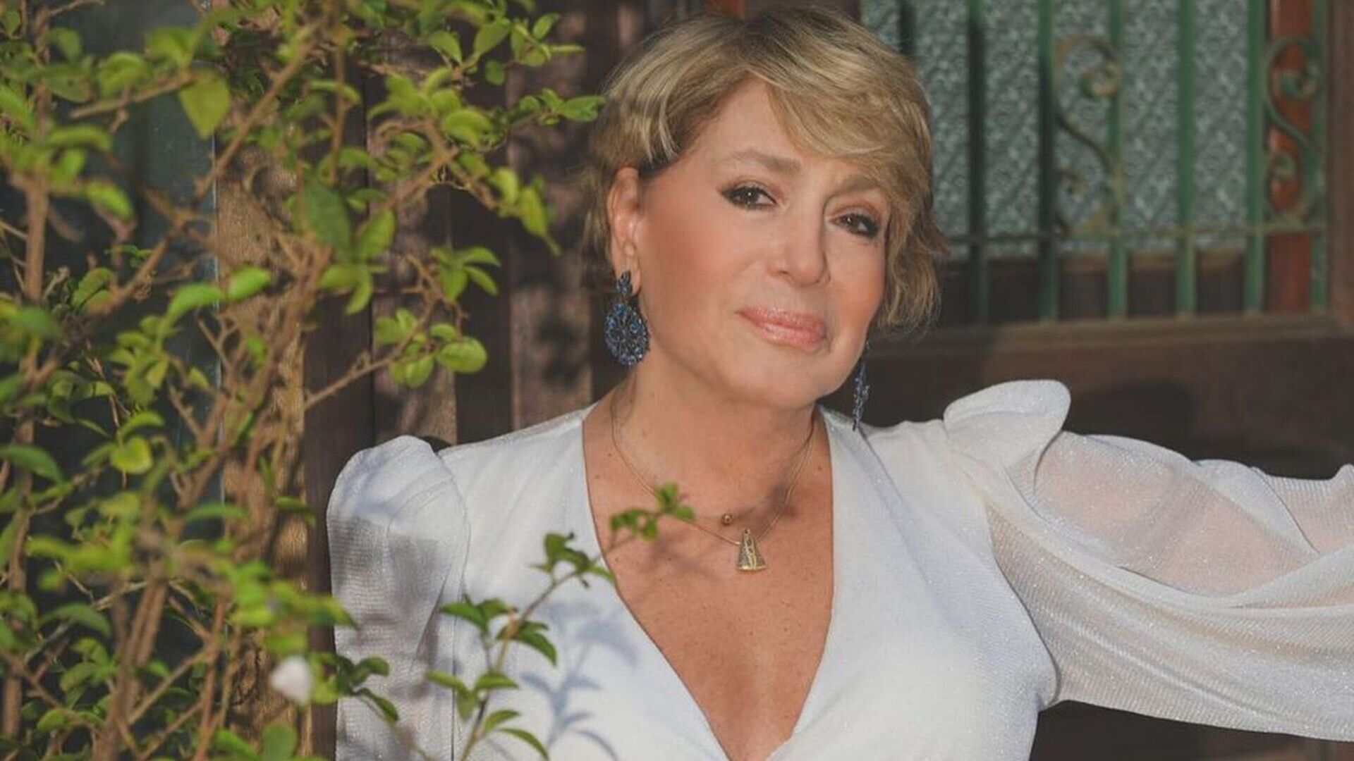 Aos 80 anos, Susana Vieira escandaliza ao apostar em vestido com fenda na virilha: ”Maravilhosa”