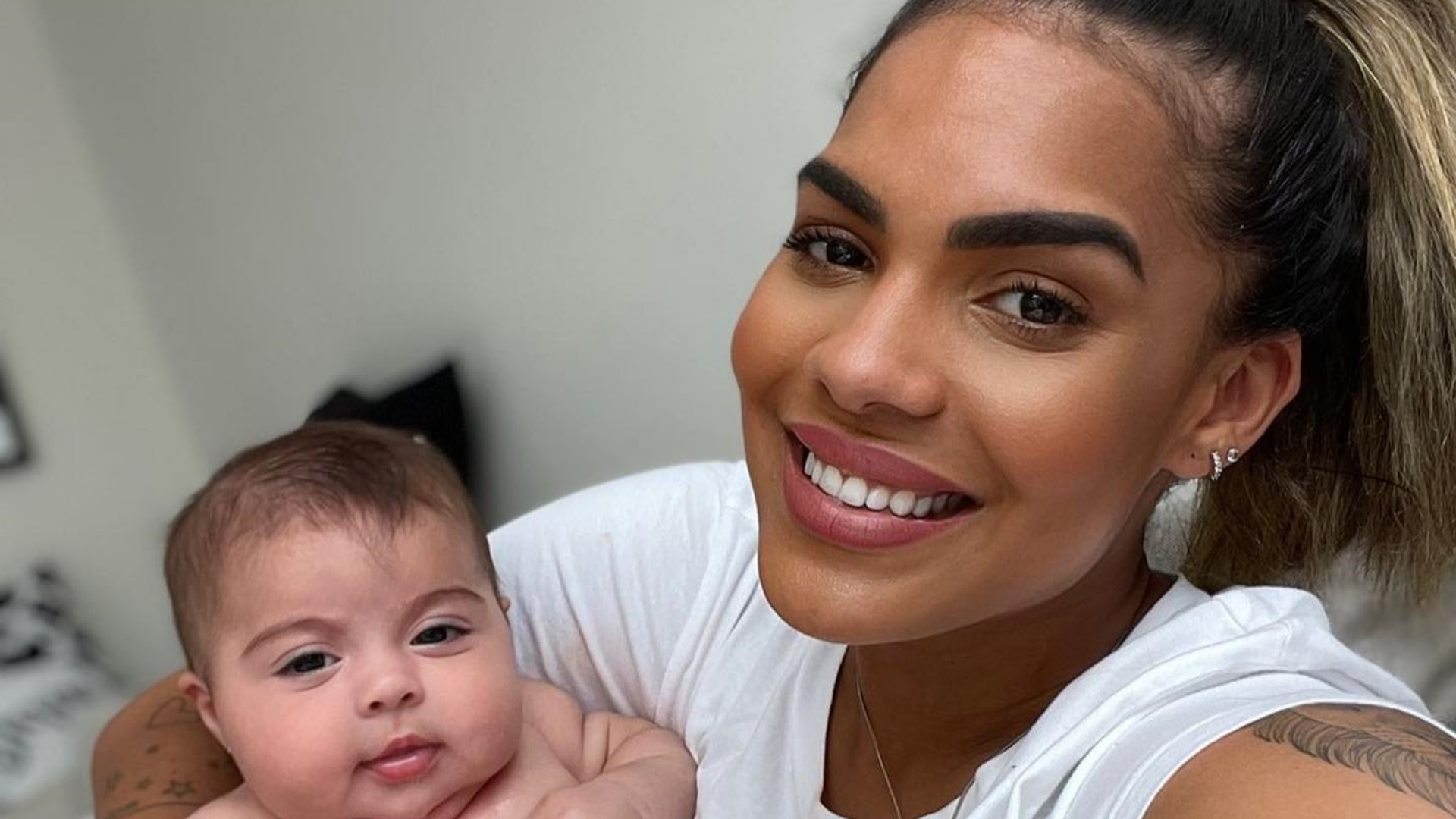Tays Reis explode o fofurômetro ao mostrar a filha produzida: “Tão linda”