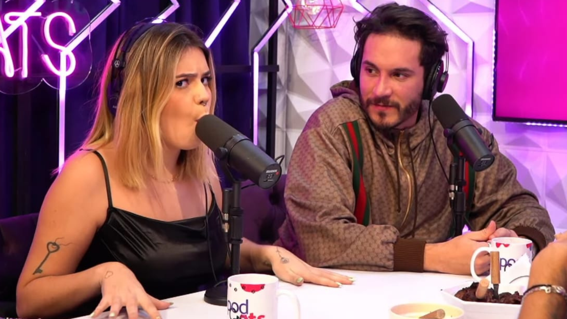 Viih Tube e Eliezer explicam porque viajaram em classes diferentes para os EUA