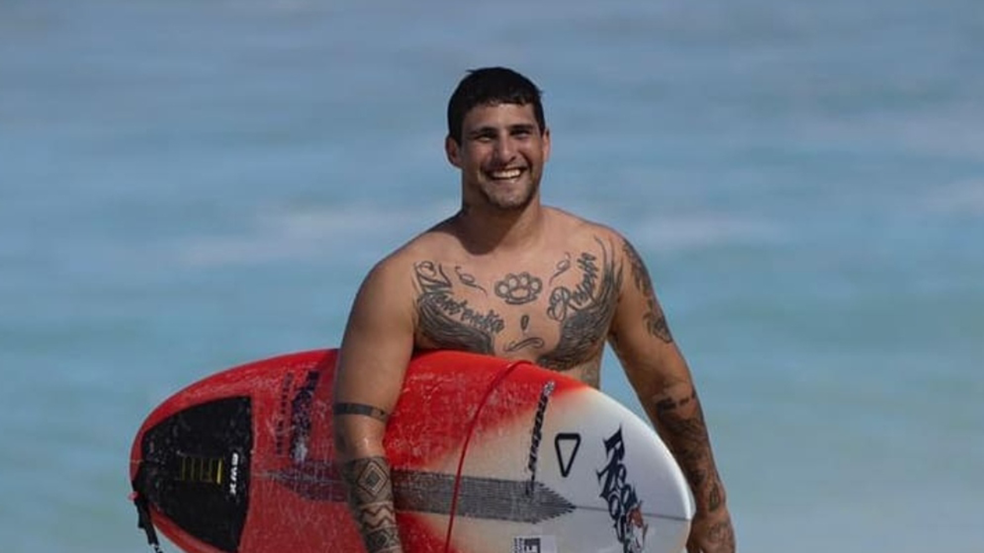 Surfista André Pássaro vai fazer a sua estreia nas ondas gigantes de Nazaré