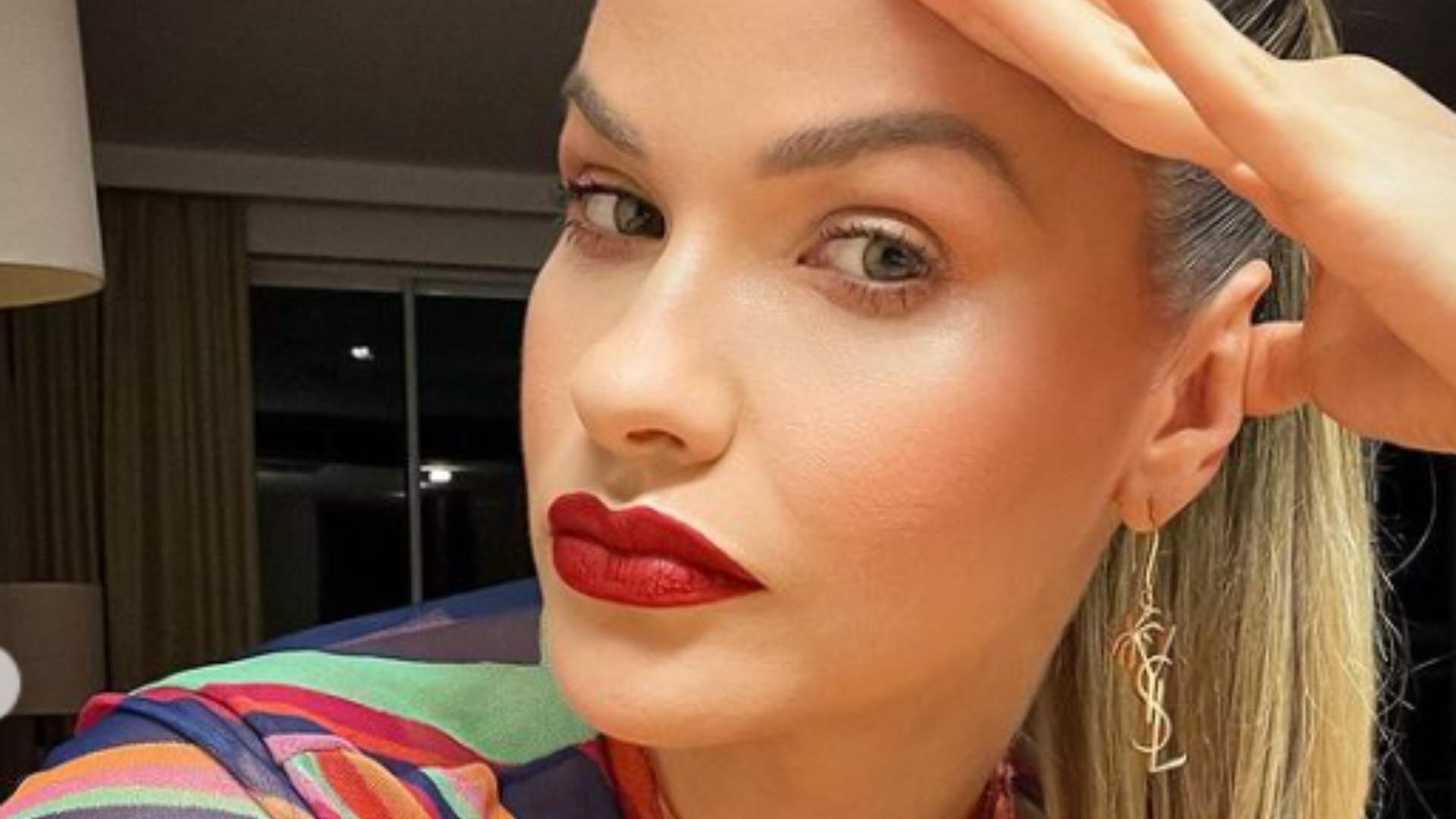 Andressa Suita arranca elogios de seguidores com novas fotos fazendo carão
