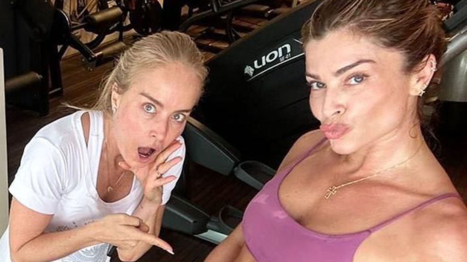 Grazi Massafera exibe abdômen sarado em foto e Angélica se impressiona: ”Tanque”