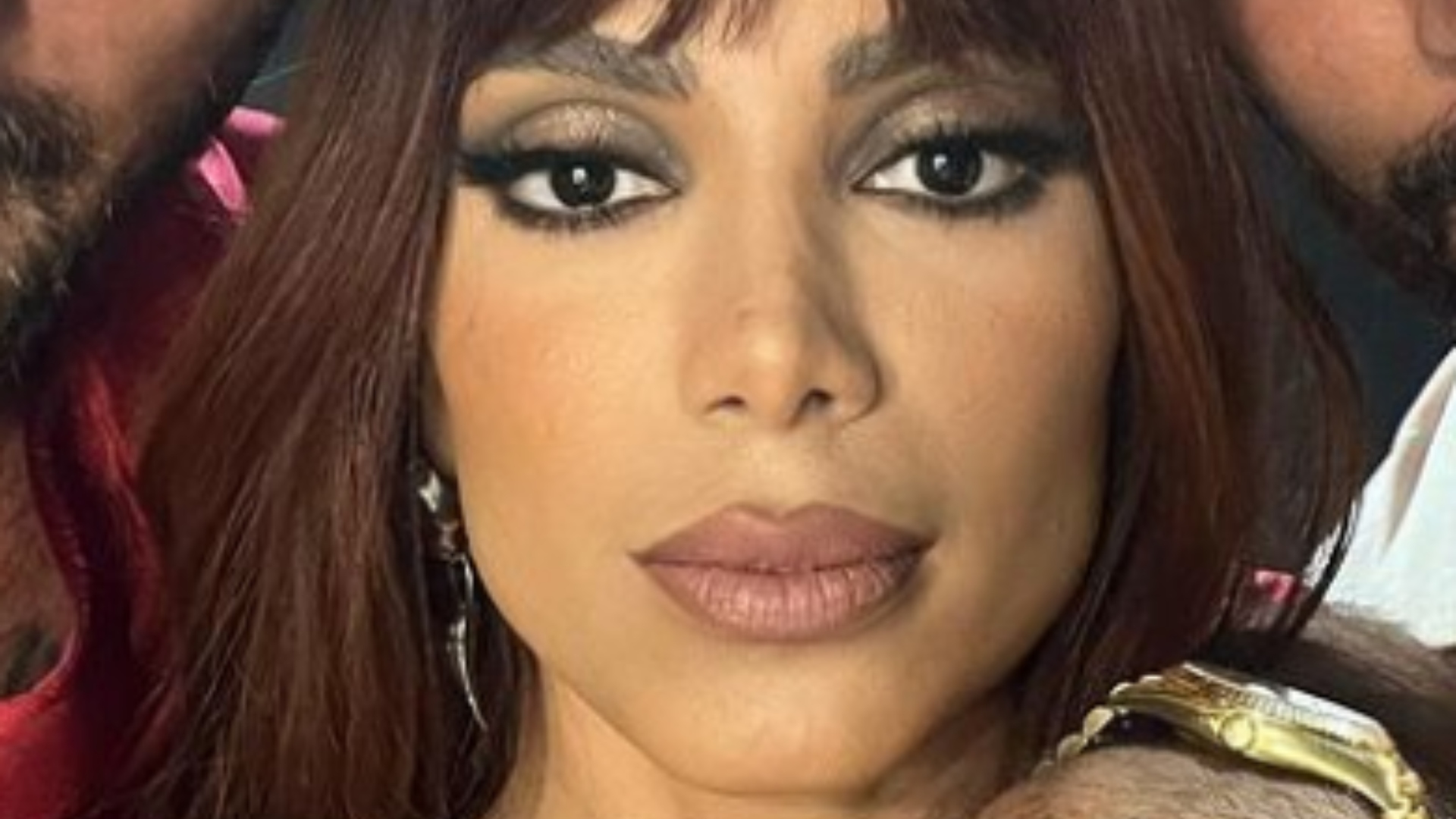 Anitta será apresentadora do Grammy Latino, prêmio no qual concorre na principal categoria