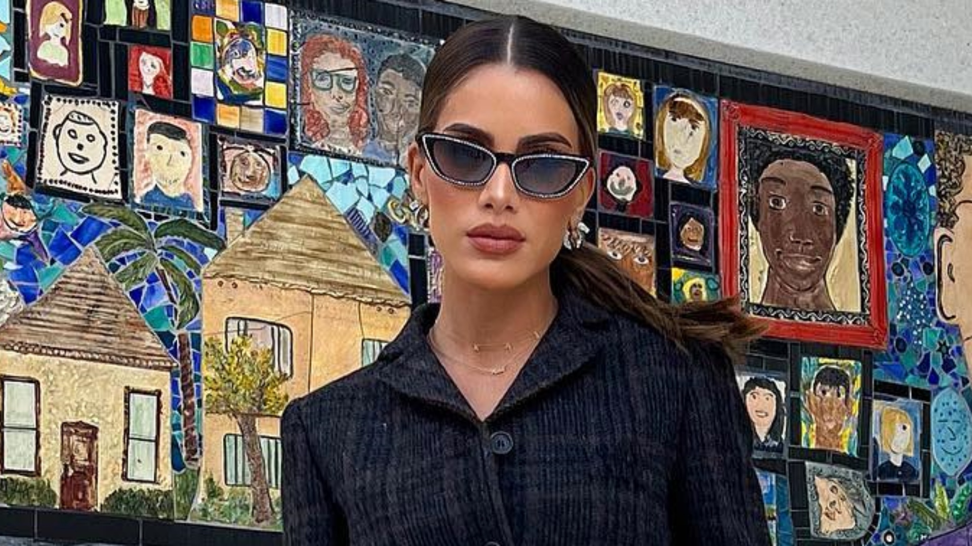 Dois meses após o nascimento do filho, Camila Coelho impressiona ao exibir barriga sarada