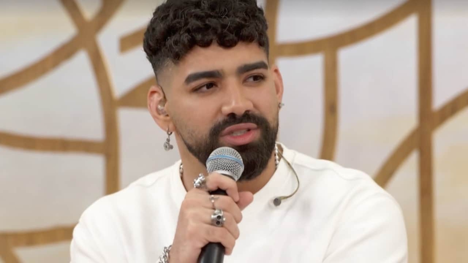 Dilsinho revela momento difícil e faz desabafo durante o programa Encontro