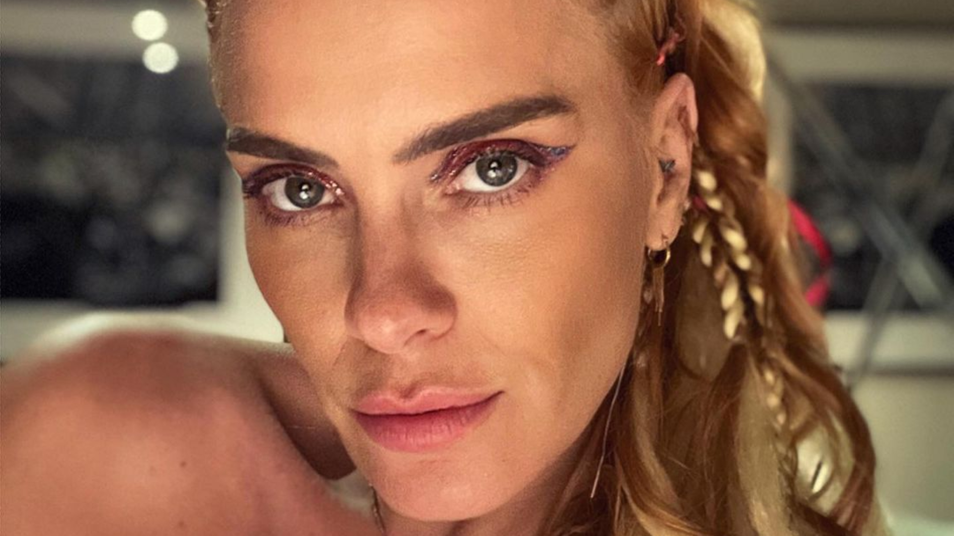 Carolina Dieckmann surge deslumbrante em fotos e fãs babam: ”Conseguiu ficar mais linda com o passar dos anos”
