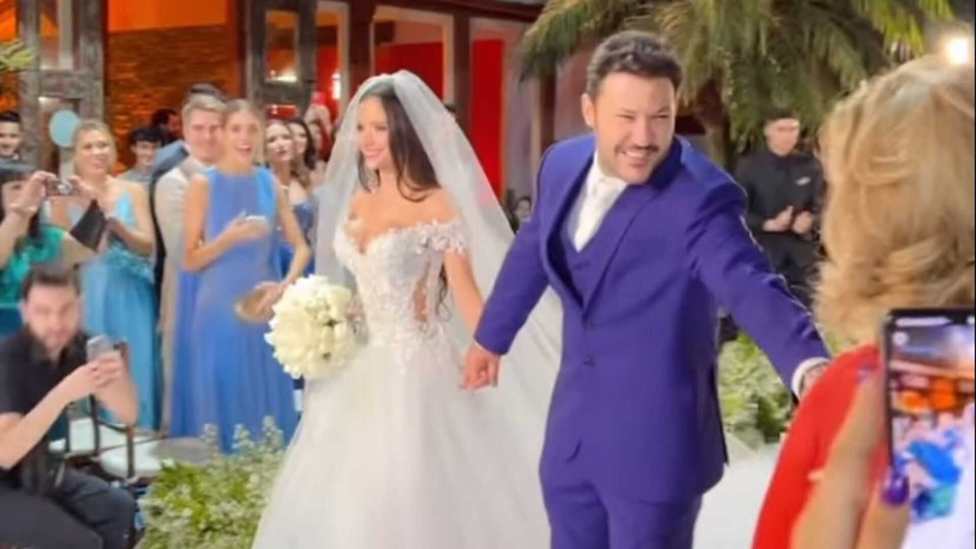 João Bosco e Monique Moura se casam em cerimônia luxuosa em Belo Horizonte