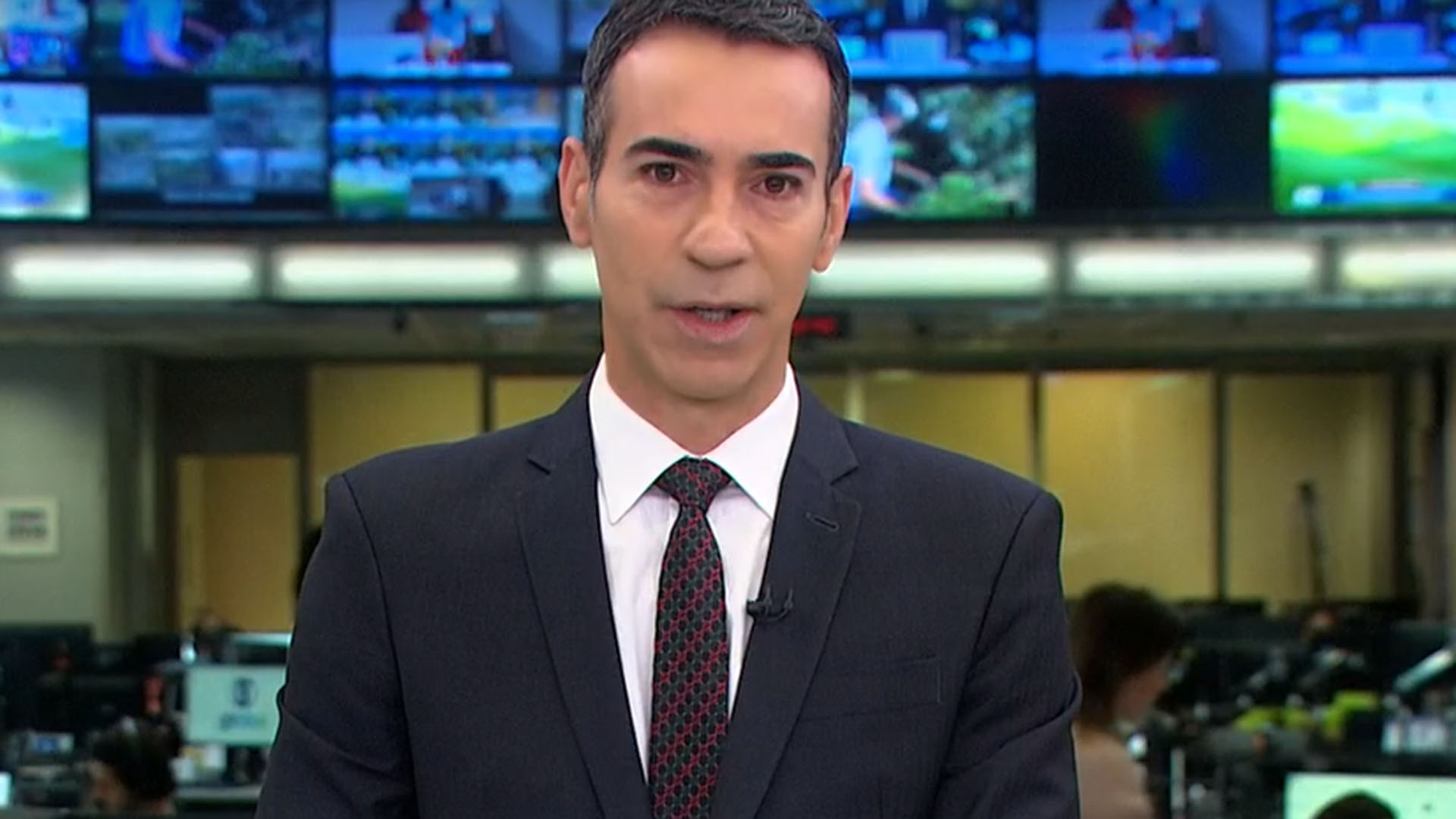Cesar Tralli volta à TV após a morte trágica de sua mãe