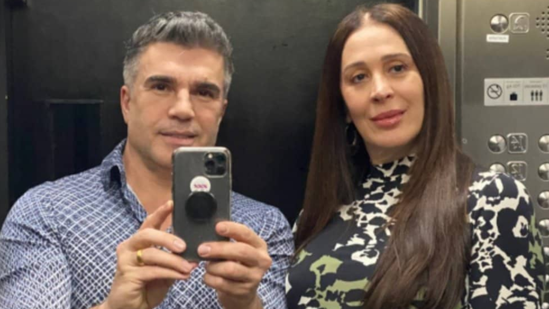 De vestido coladíssimo, Claudia Raia ostenta barrigão ao lado do marido: ”Noite de amor”