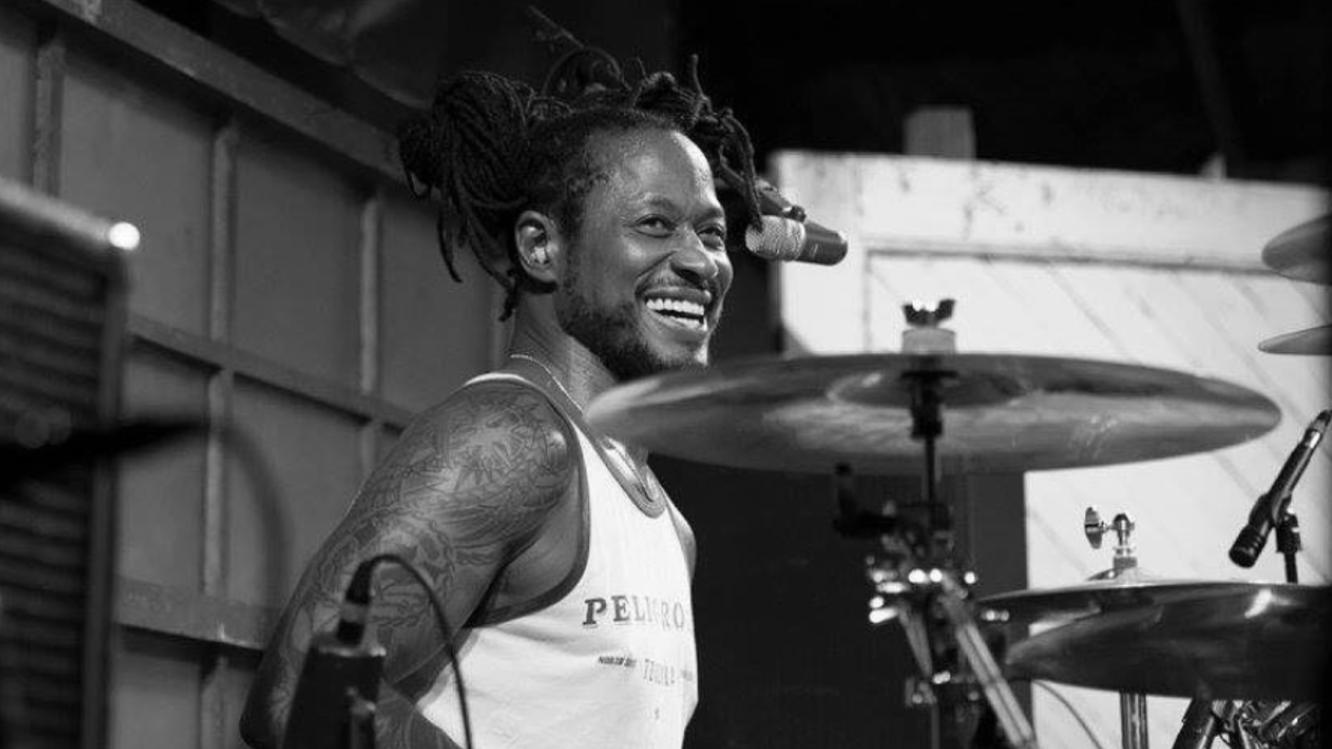 Morre D.H. Peligro, ex-baterista do Red Hot Chili Peppers