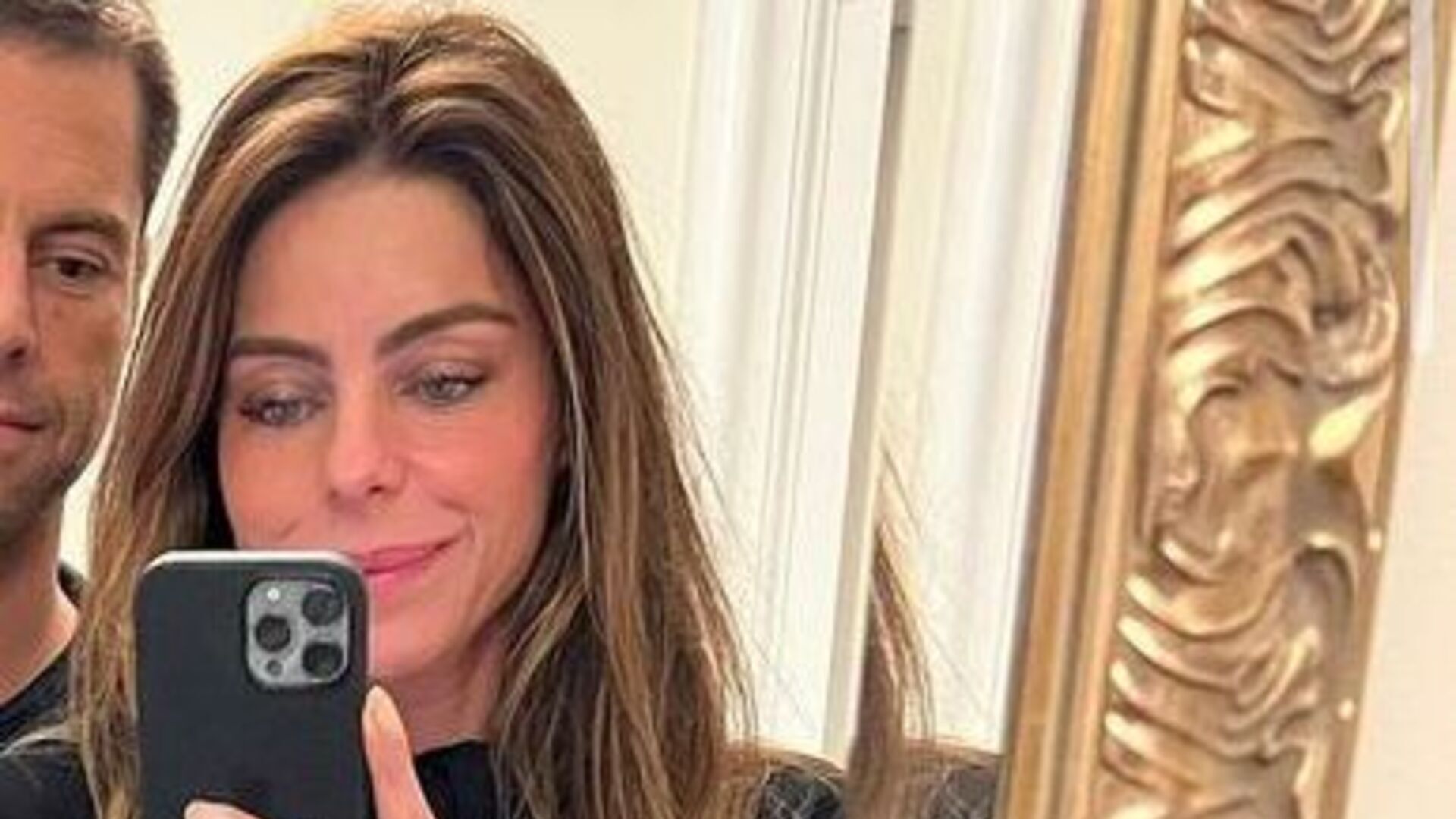 Daniella Cicarelli surge em clima de romance em fotos raras ao lado do marido