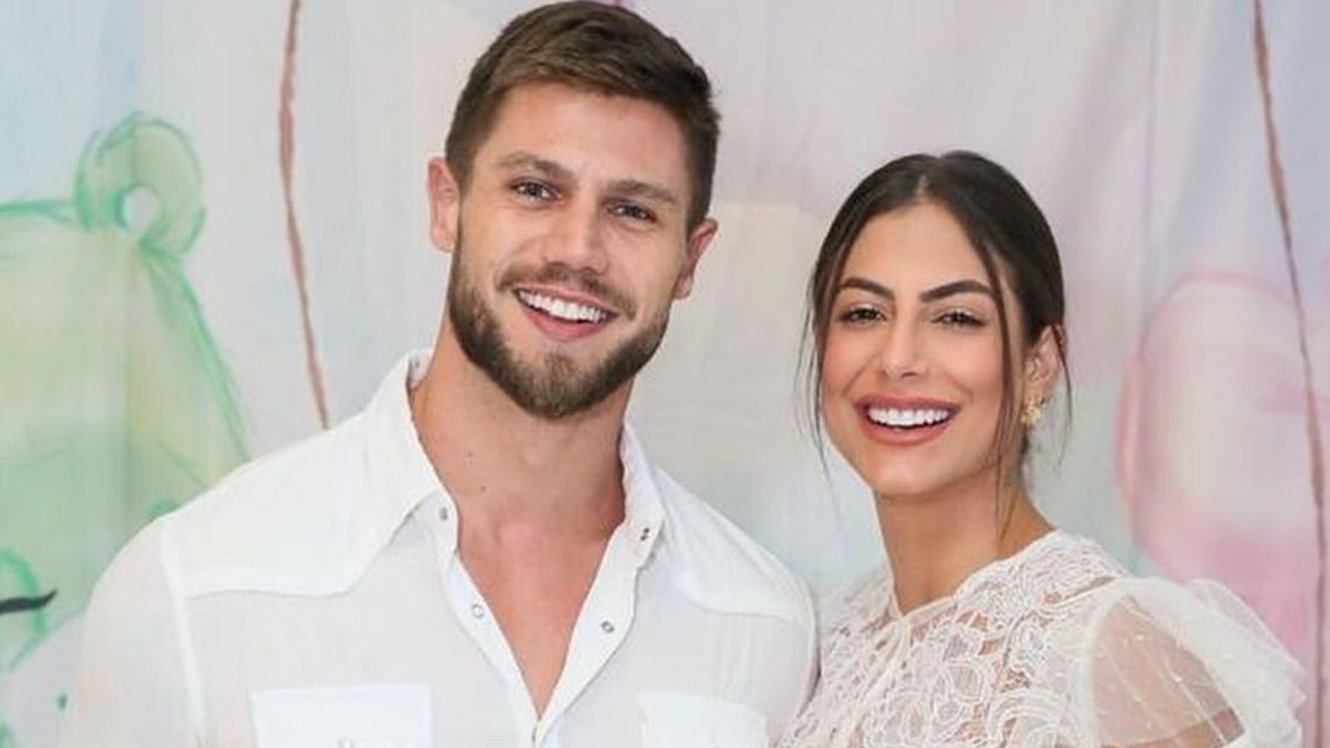 Ex-BBB Mari Gonzalez revela que ela e o noivo Jonas Sulzbach irão adiar o casamento