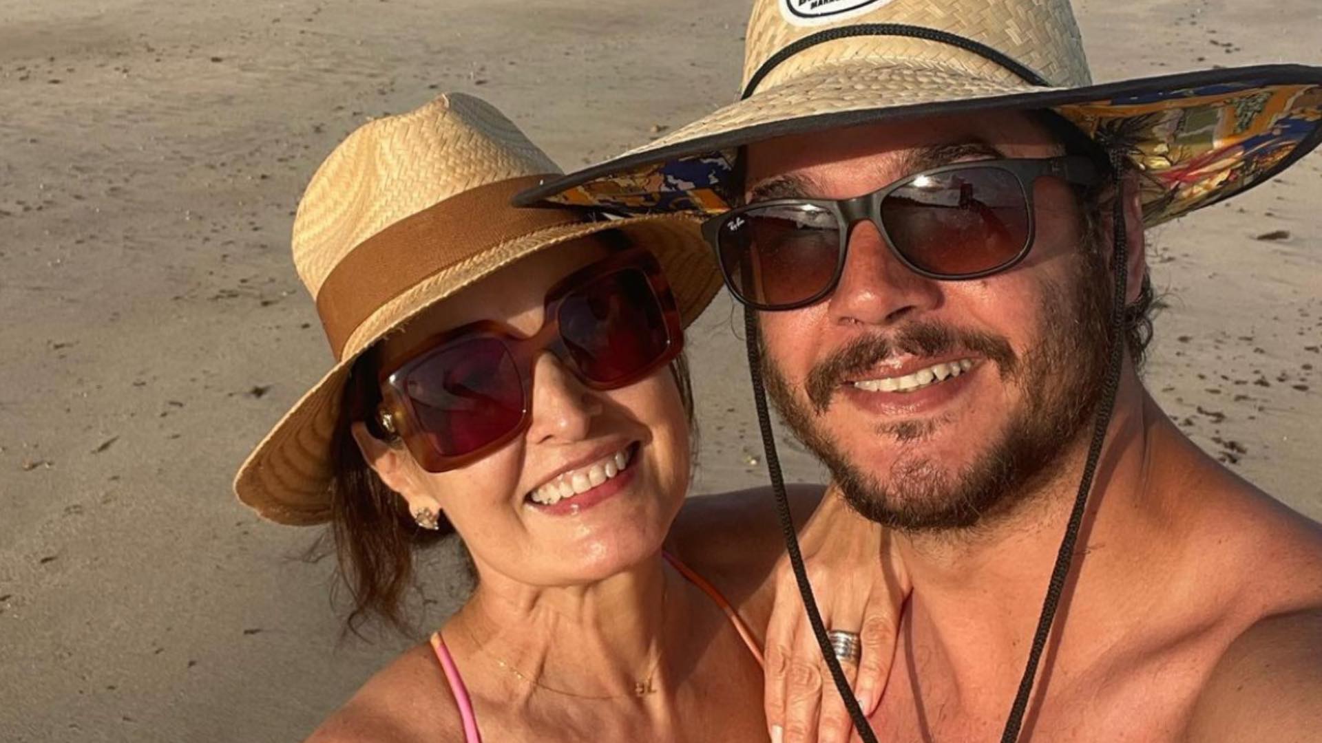 Fátima Bernardes curte dia em praia ao lado do namorado Túlio Gadêlha: “Cada minuto importa”