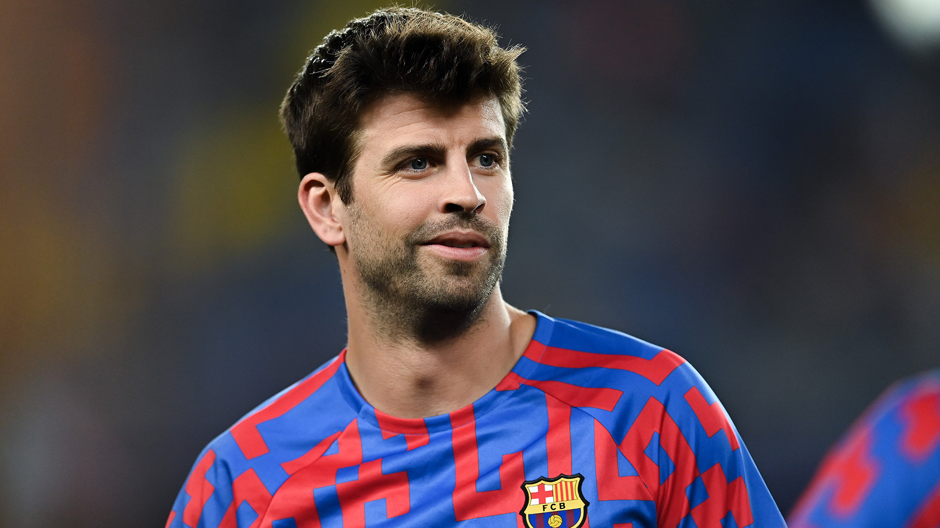 Piqué é visto saindo da casa de Shakira e se irrita com pergunta sobre ‘Monotonía’