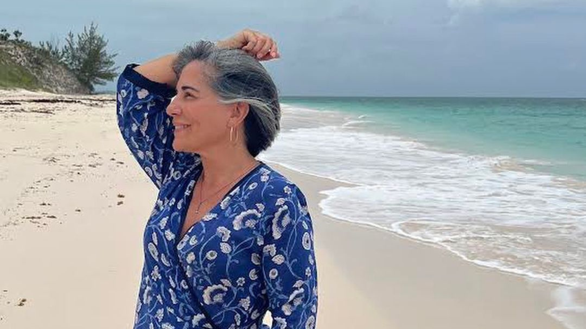 Glória Pires ensina receita caseira de seu desodorante: “nada de cheiro!”
