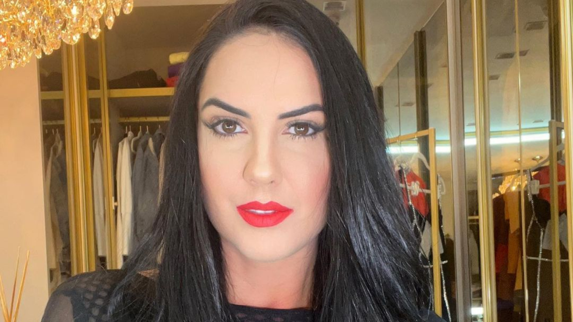 De vestido coladíssimo, Graciele Lacerda escandaliza com corpaço turbinado: ”Maravilhosa”