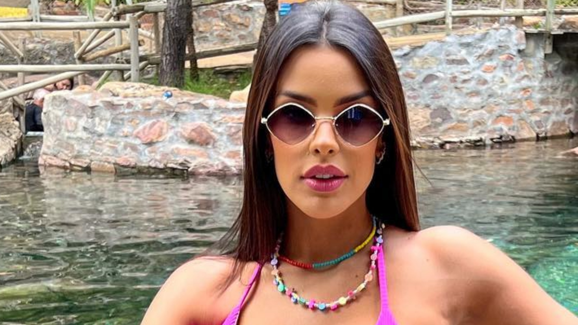 Ex-BBB Ivy Moraes impressiona ao exibir curvas impecáveis em cliques de biquíni: “Perfeita”