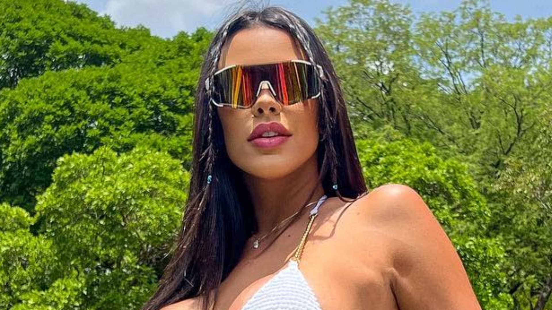 Ex-BBB Ivy Moraes ostenta corpaço com biquíni de crochê e shortinho: “Mulherão”