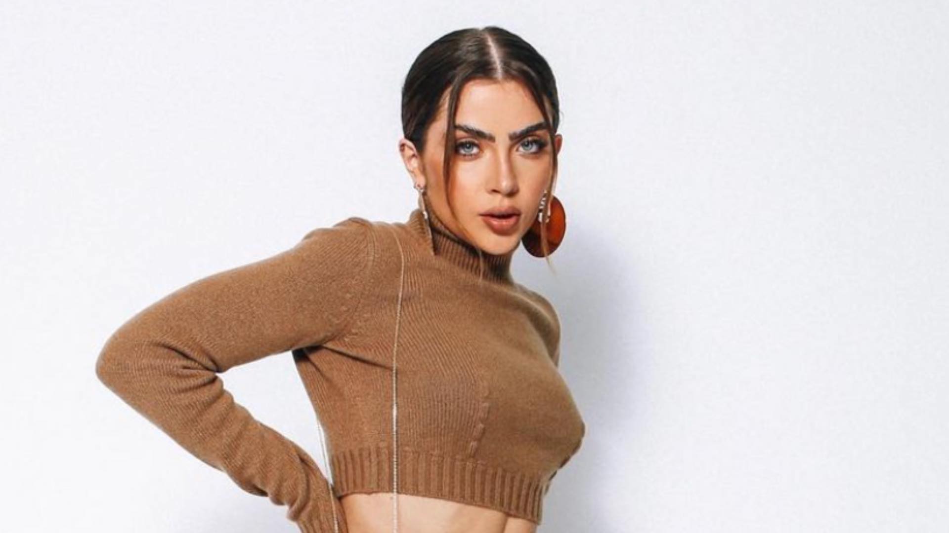 Jade Picon deixa a barriguinha definida à mostra ao posar com look coladinho: “Maravilhosa”