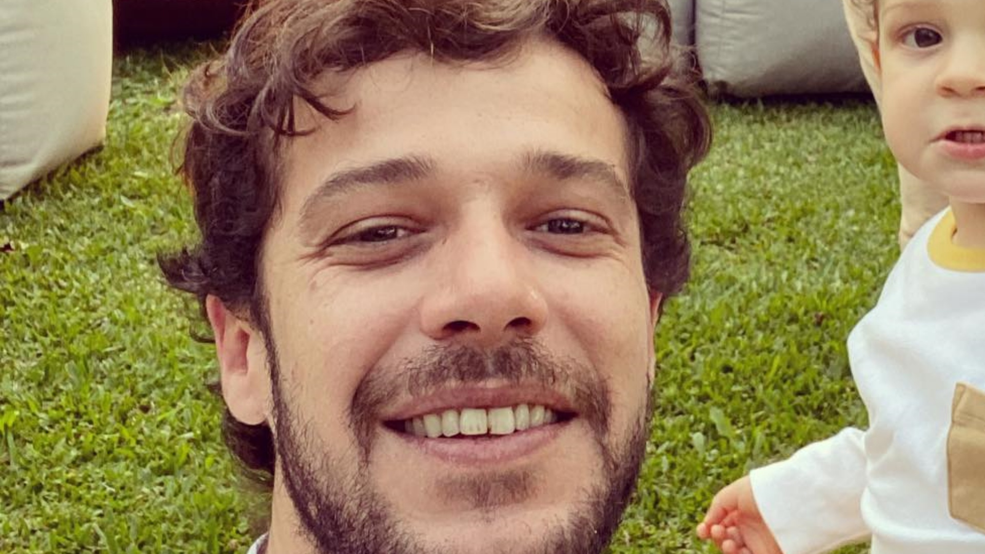 Jayme Matarazzo surge em cliques raros ao lado do filho: “Lindos”