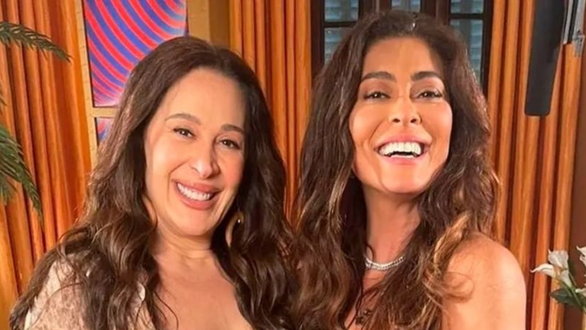 Juliana Paes paparica barriga de grávida de Claudia Raia