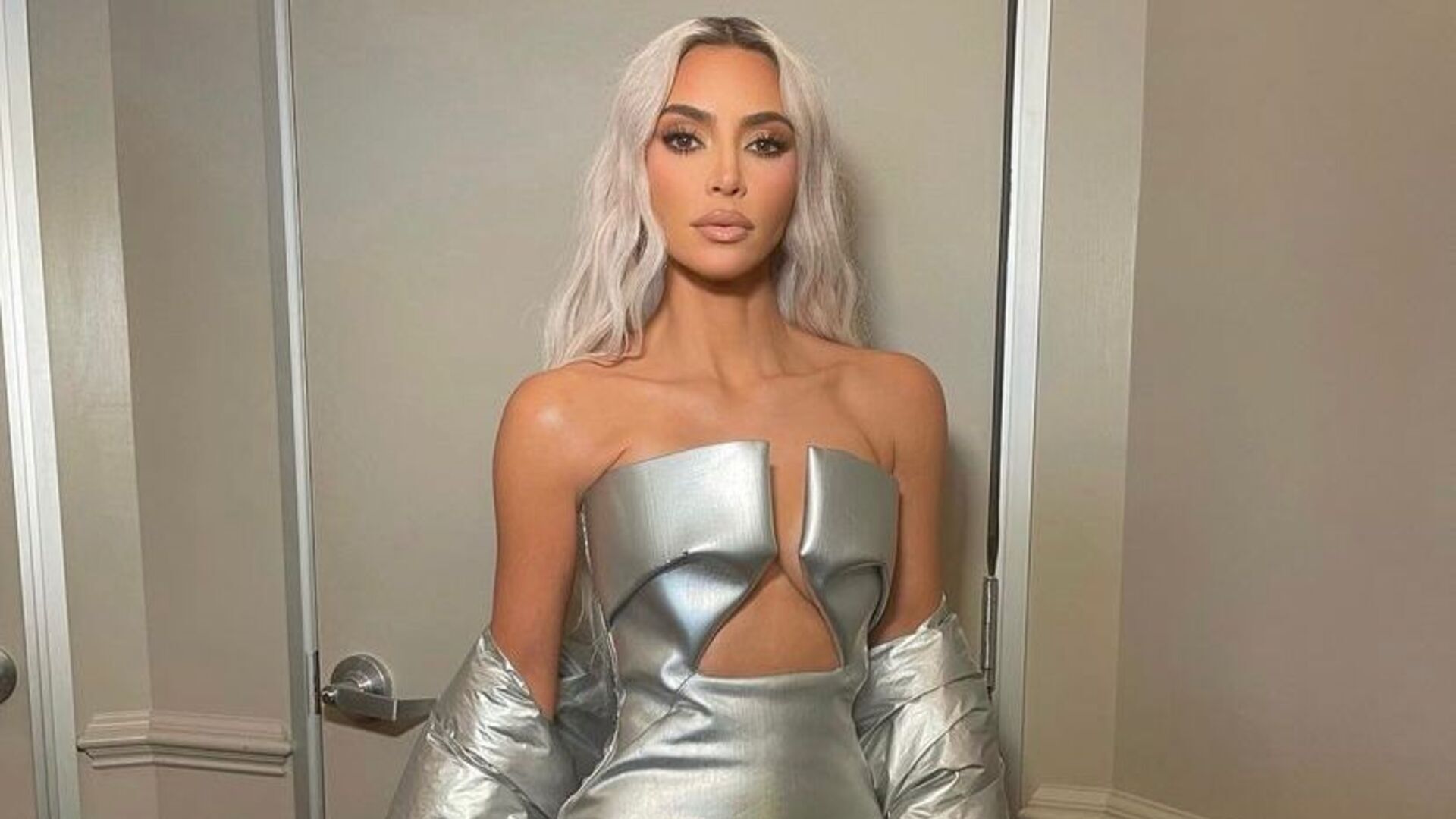 Completando 42 anos, Kim Kardashian recebe homenagens de celebridades e familiares