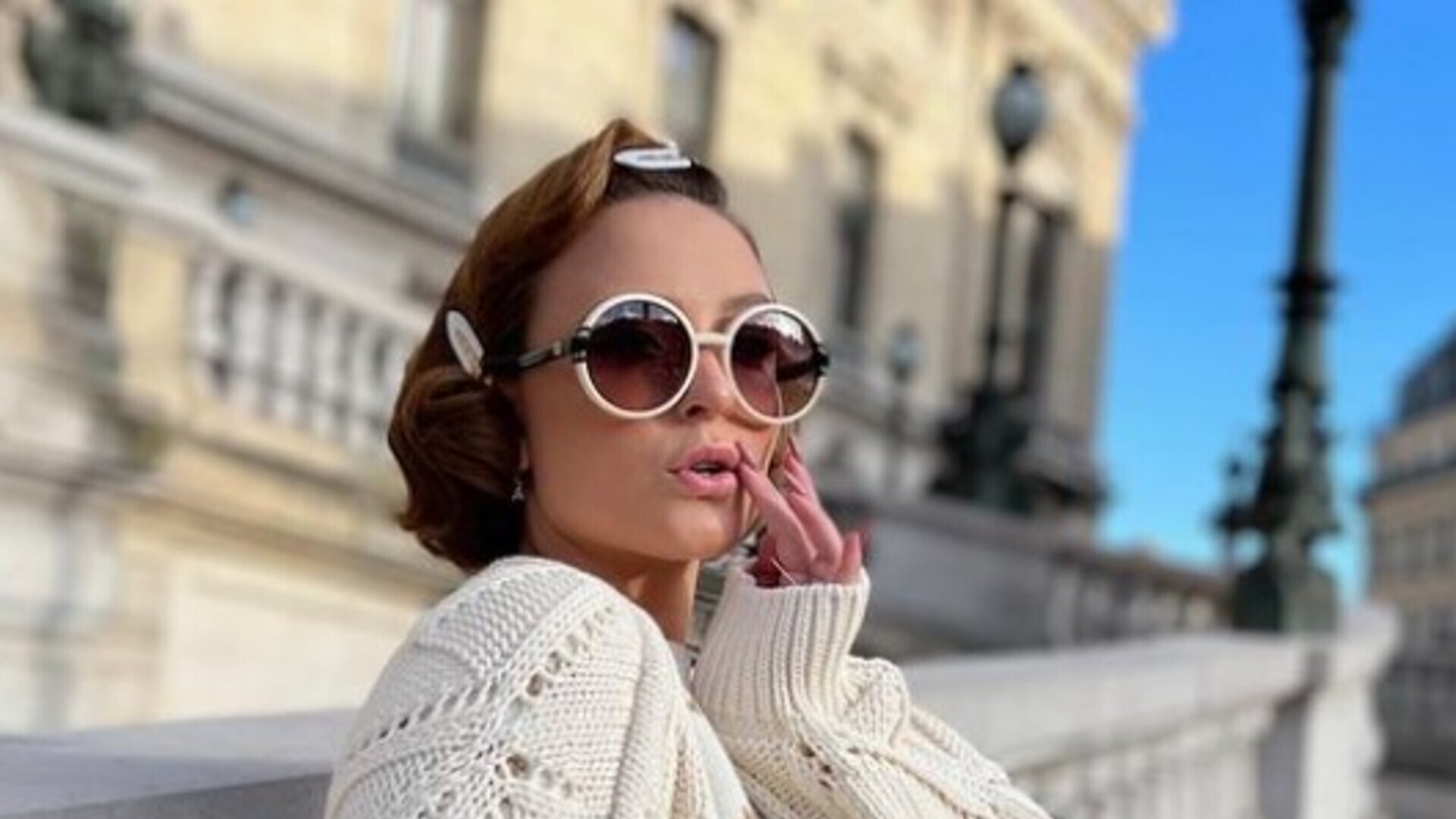 Larissa Manoela abre álbum de fotos de viagem a Paris e faz chover elogios