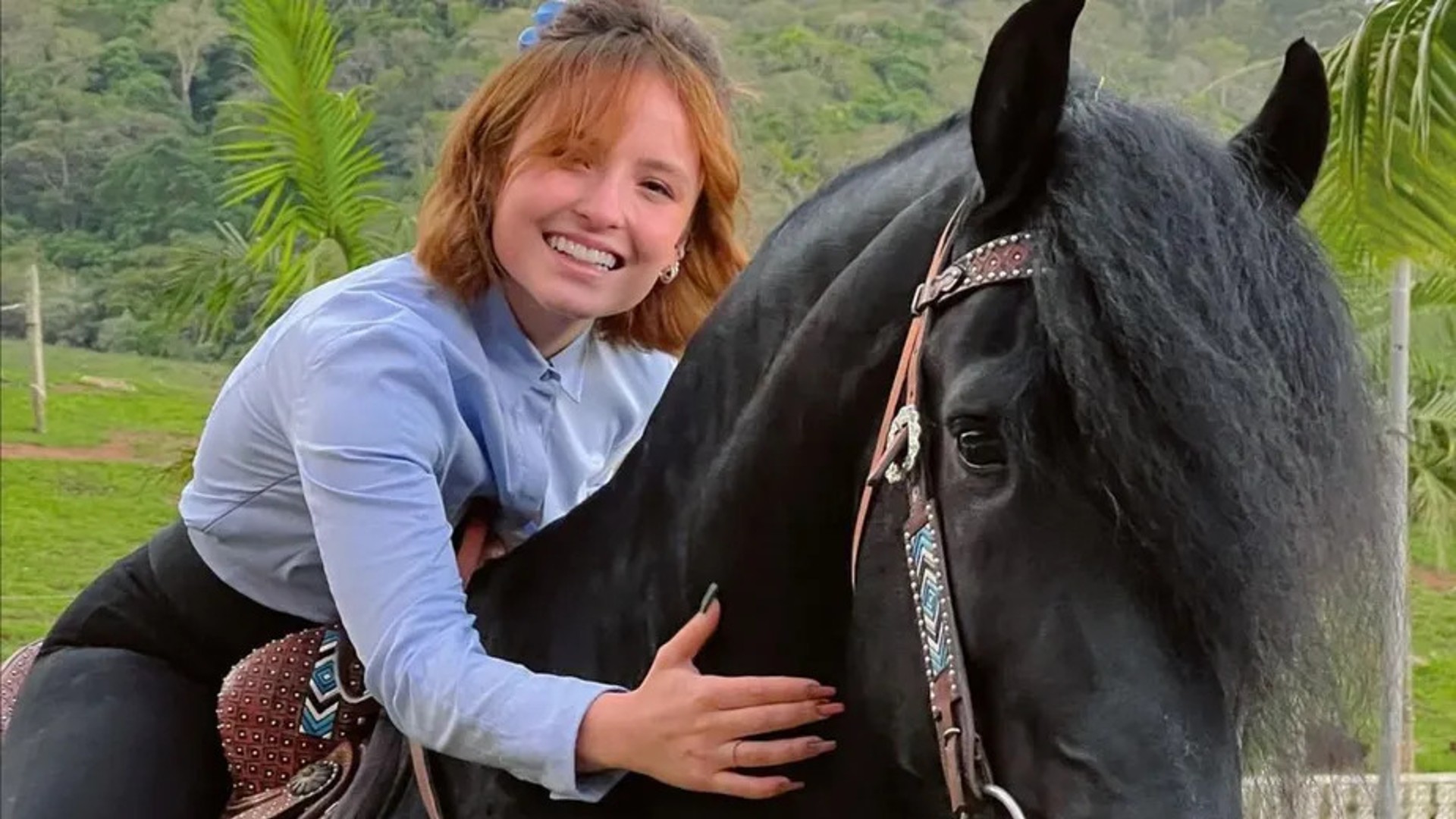 Larissa Manoela supera trauma com cavalo sete anos após acidente em gravação de novela