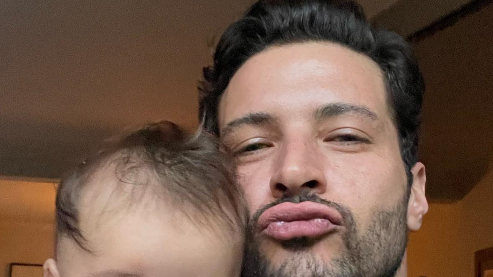 Leandro Lima surge em clique encantador com o filho, Toni