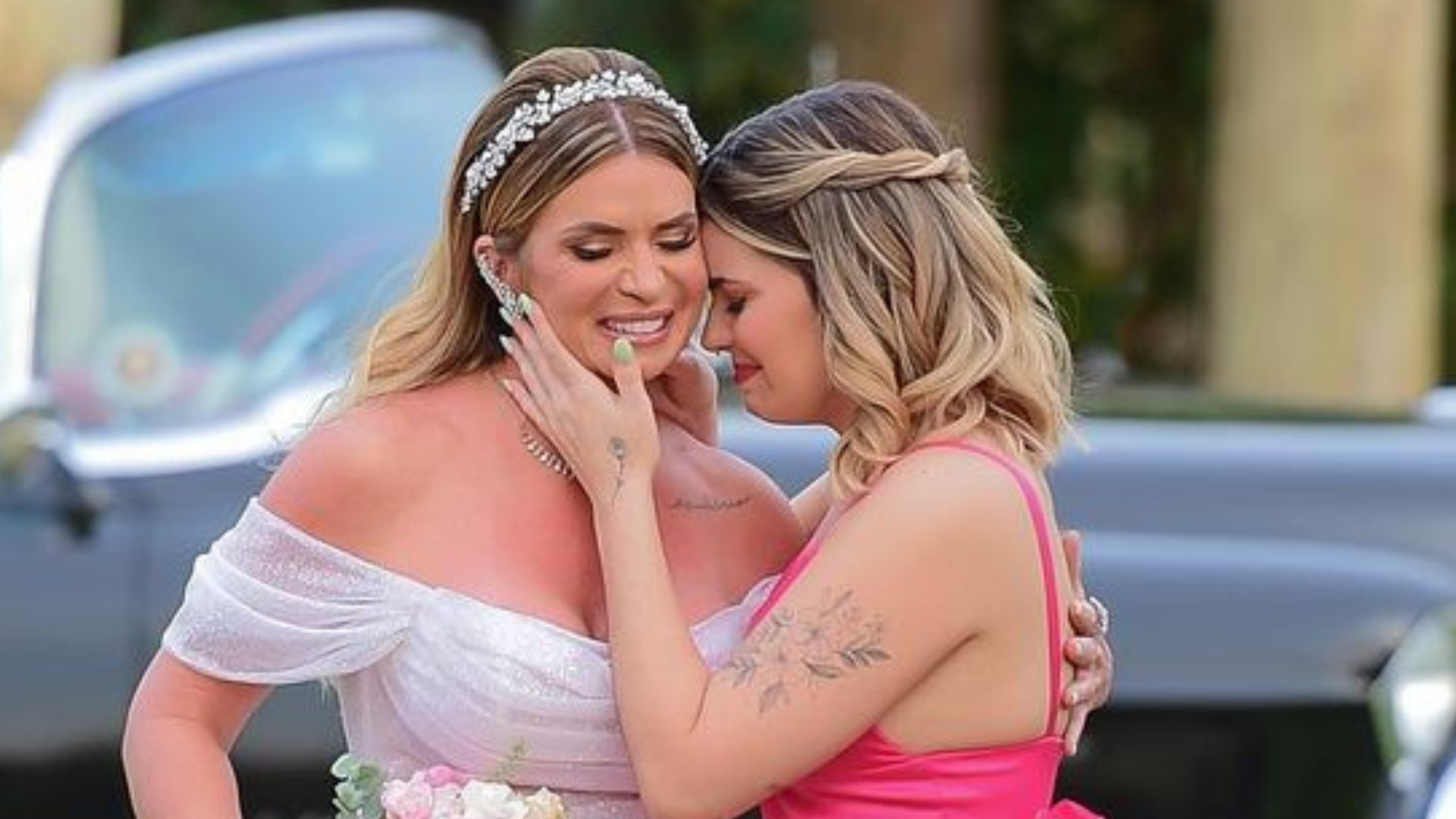 Viih tube, mãe e avó usam vestidos maravilhosos no casamento!
