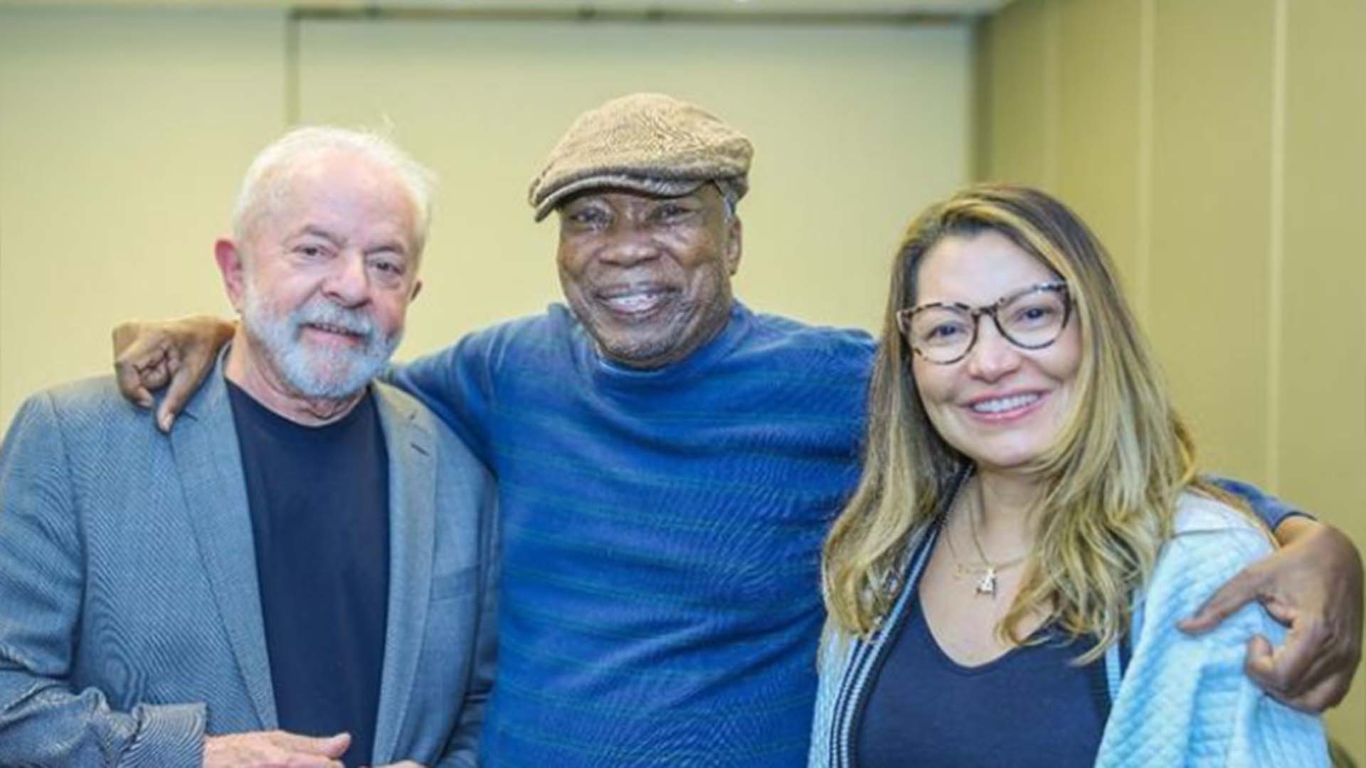Esposa de Lula, Janja se emociona em encontro com Milton Nascimento